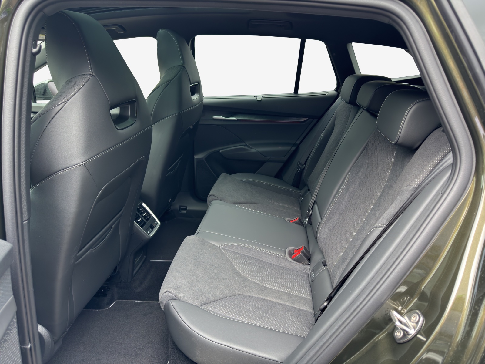 SKODA Enyaq Sport Line-image-11