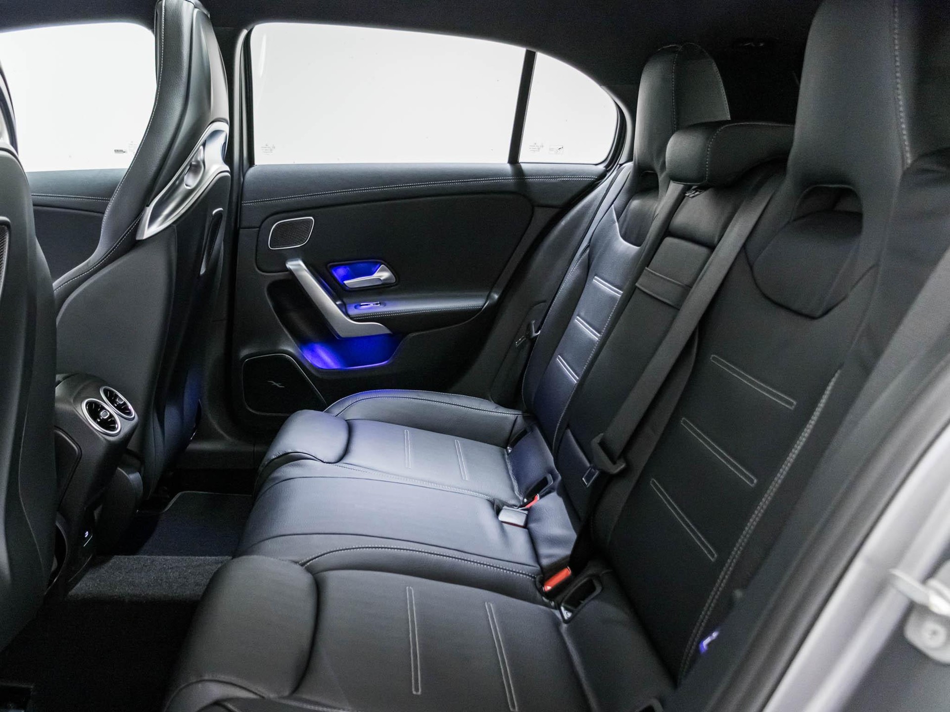 MERCEDES-BENZ A 45 S AMG 4MATIC+-image-7