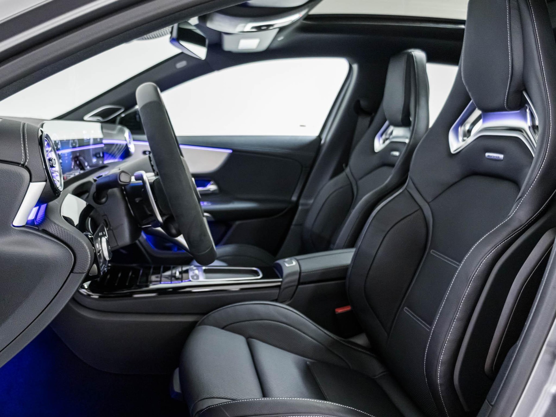 MERCEDES-BENZ A 45 S AMG 4MATIC+-image-6