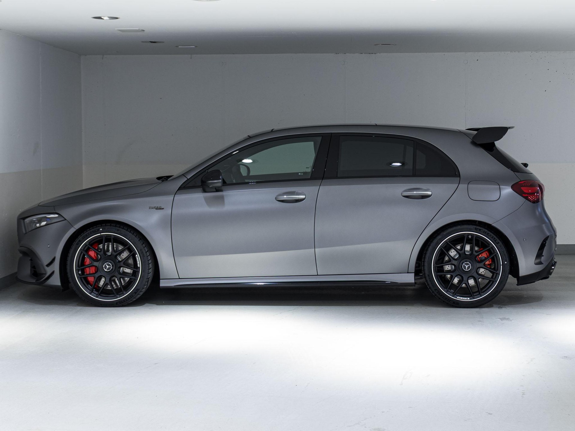 MERCEDES-BENZ A 45 S AMG 4MATIC+-image-4