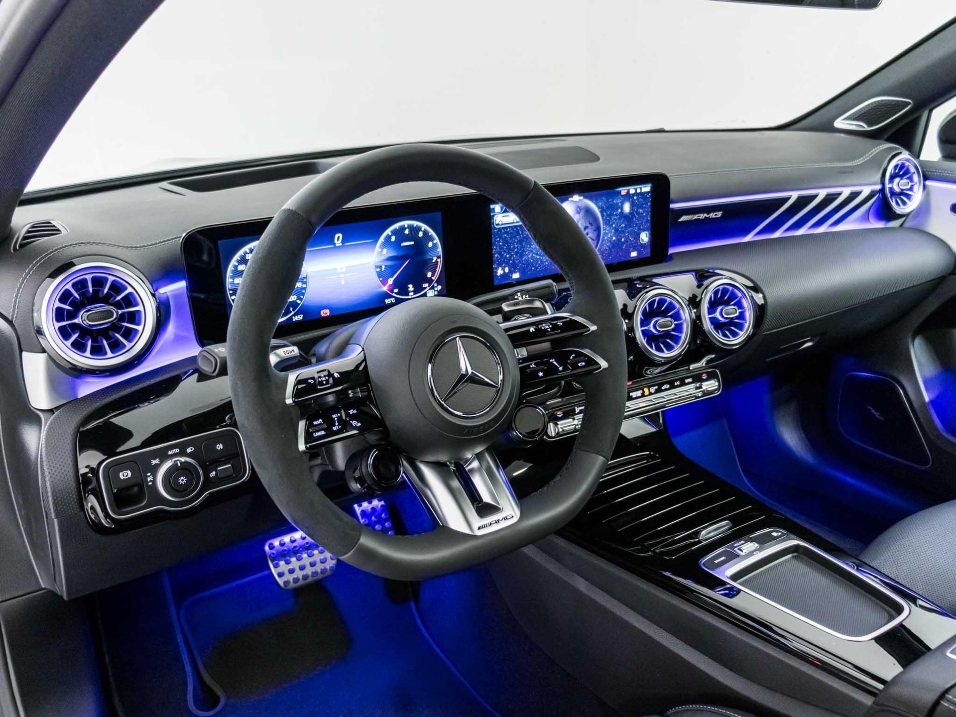 MERCEDES-BENZ A 45 S AMG 4MATIC+-image-9