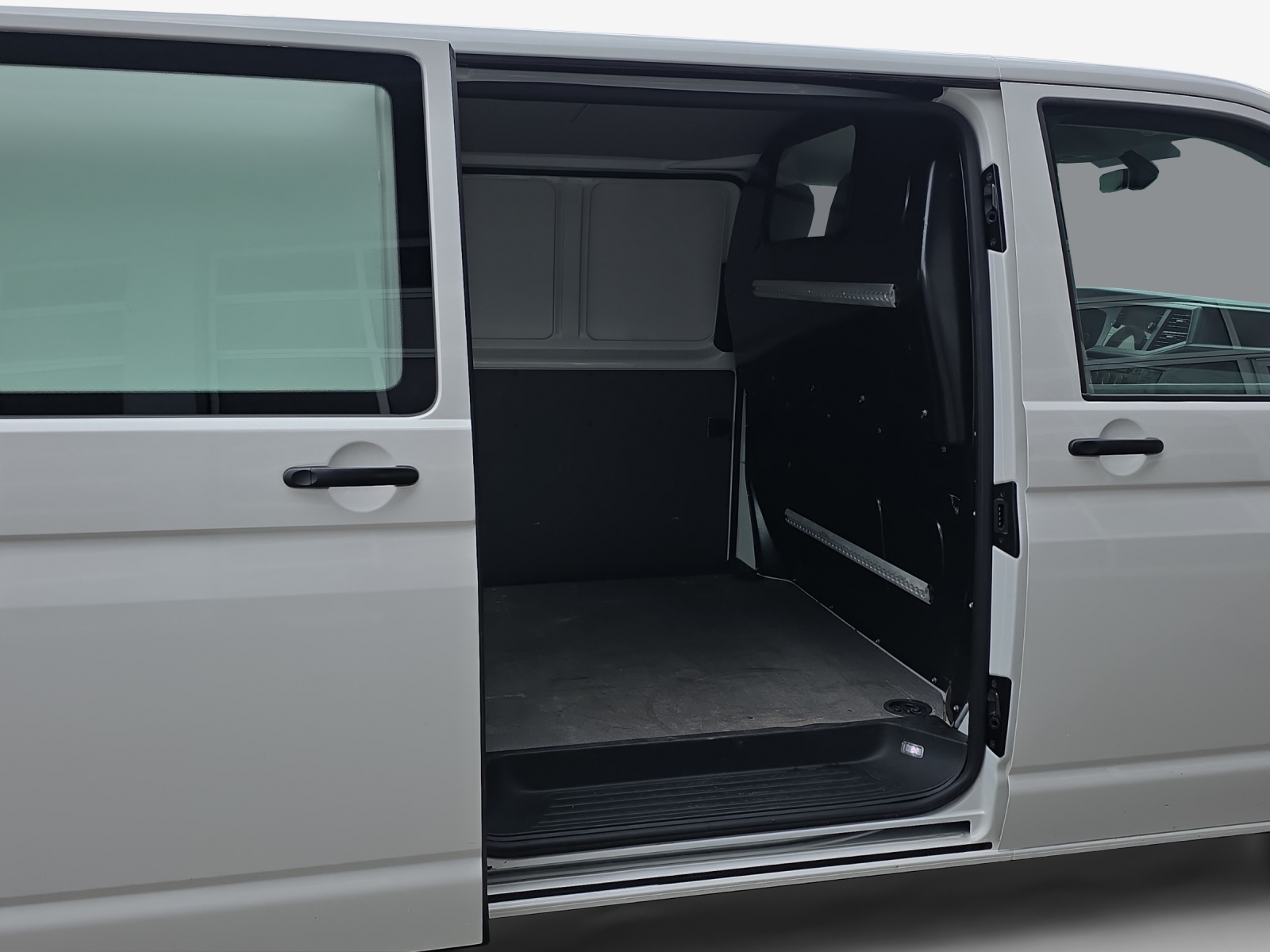 VW T6.1 2.0 TDI DSG-image-15