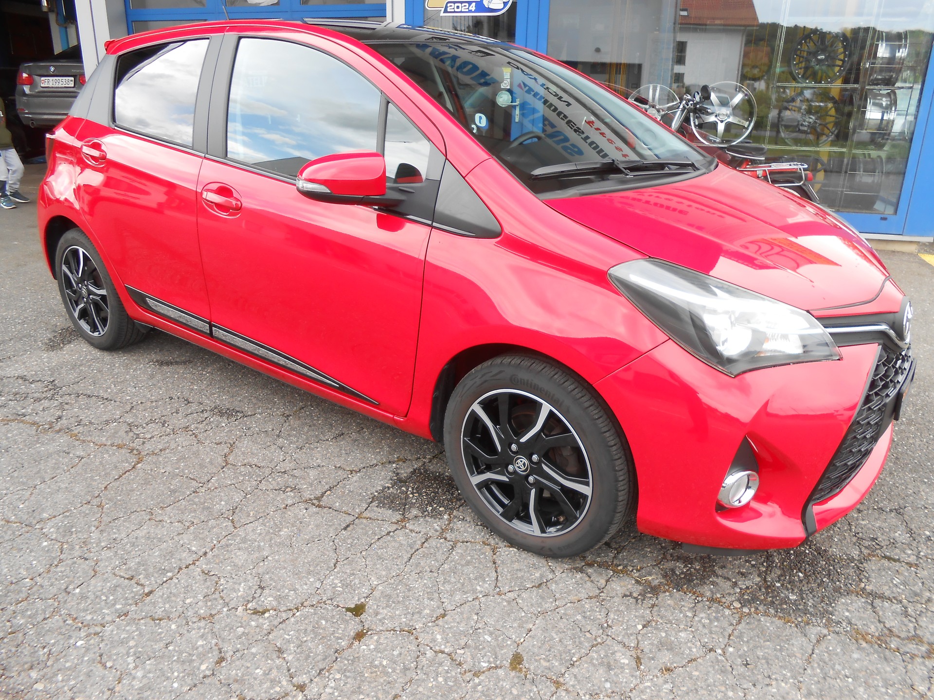 TOYOTA Yaris 1.33 Style-image-0