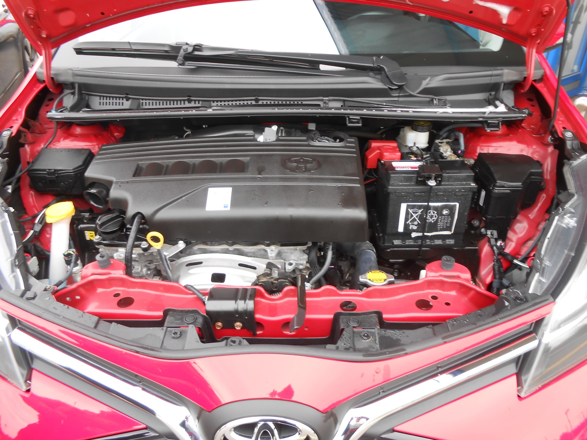 TOYOTA Yaris 1.33 Style-image-10