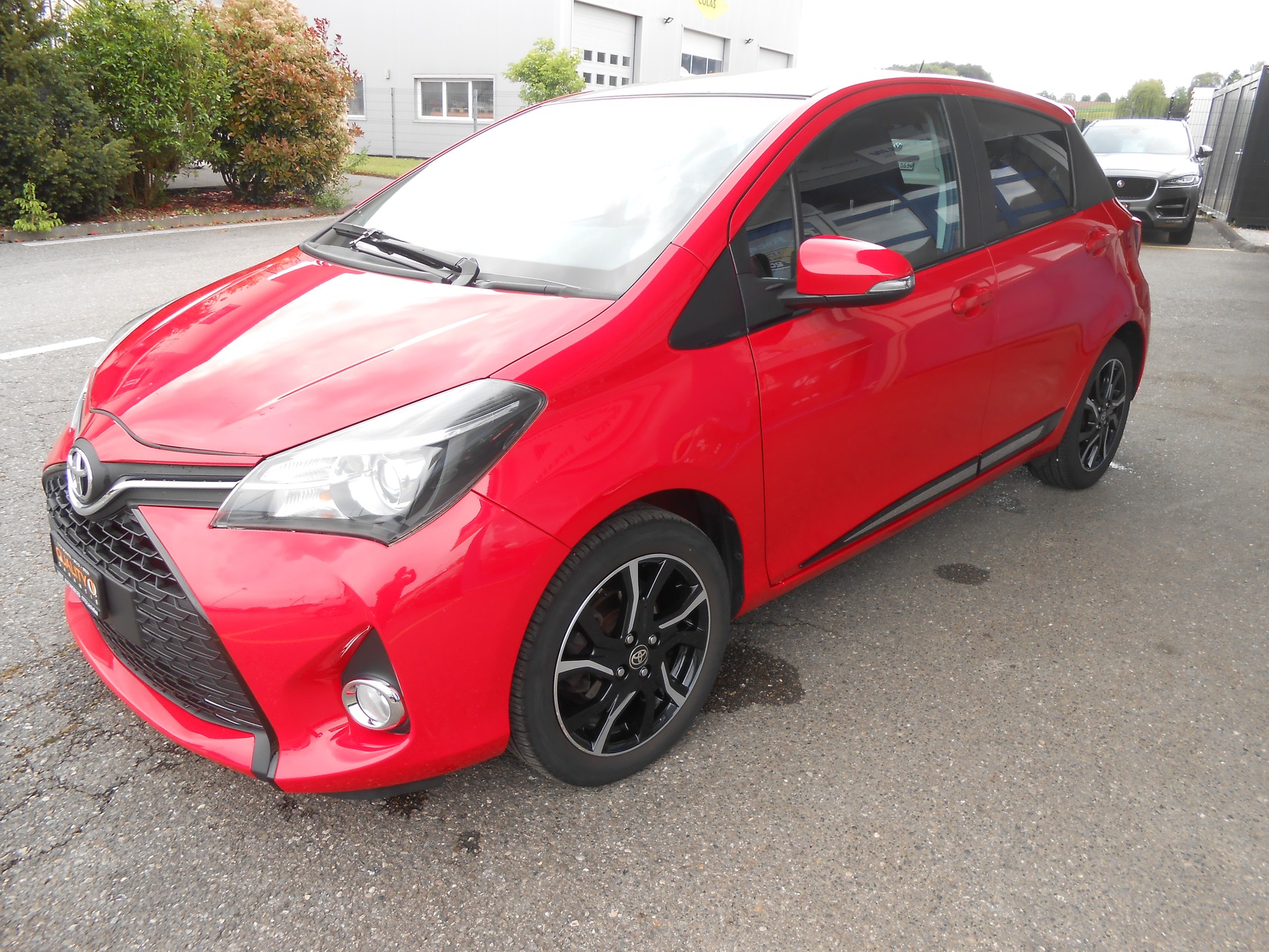 TOYOTA Yaris 1.33 Style-image-1