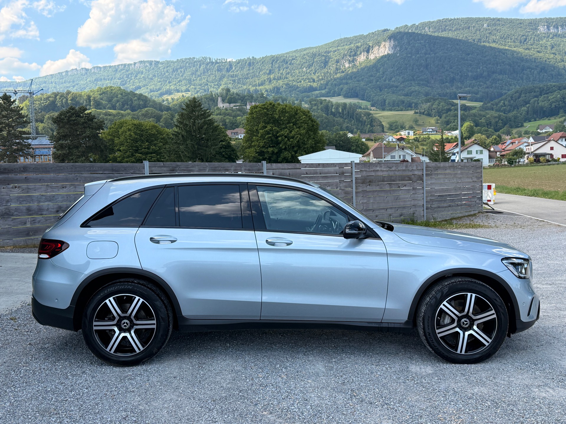 MERCEDES-BENZ GLC 300 e 4Matic 9G-Tronic-showroom-element-3