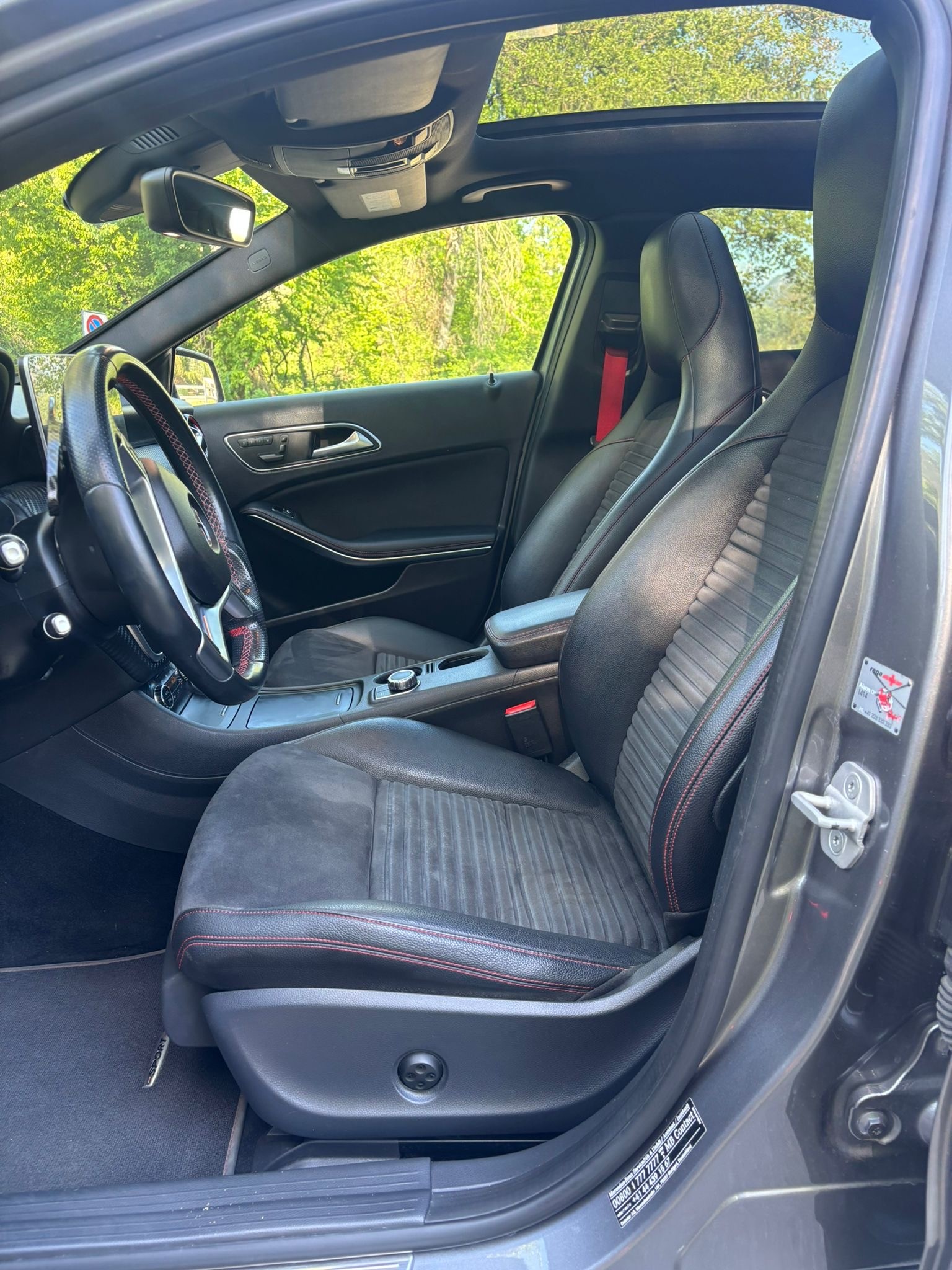 MERCEDES-BENZ A 250 Sport 4Matic 7G-DCT-image-8