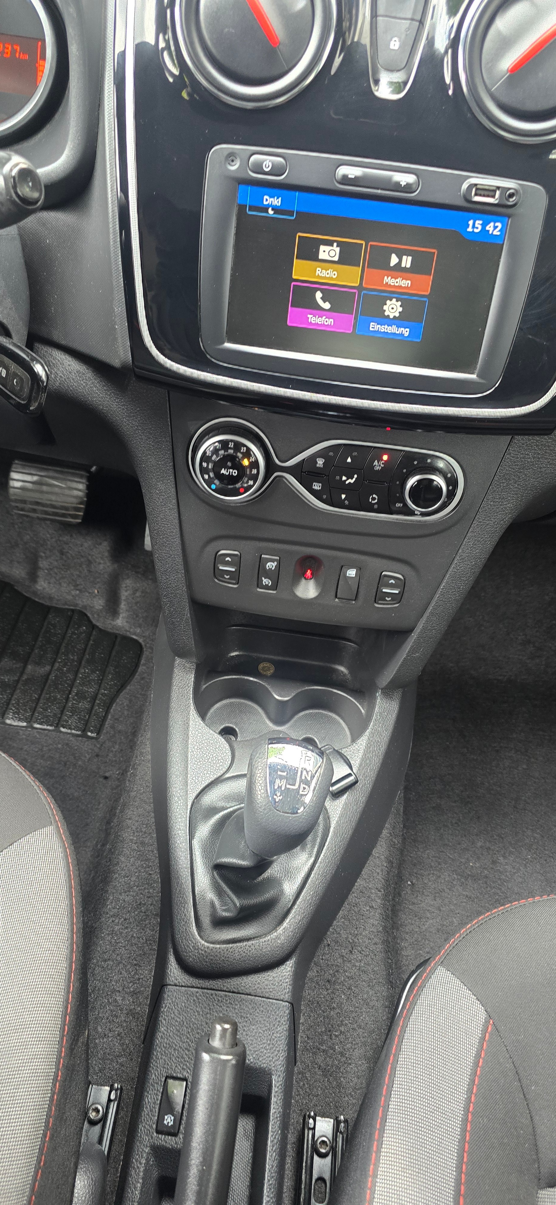 DACIA Logan MCV 0.9 Stepway Automatic-image-11
