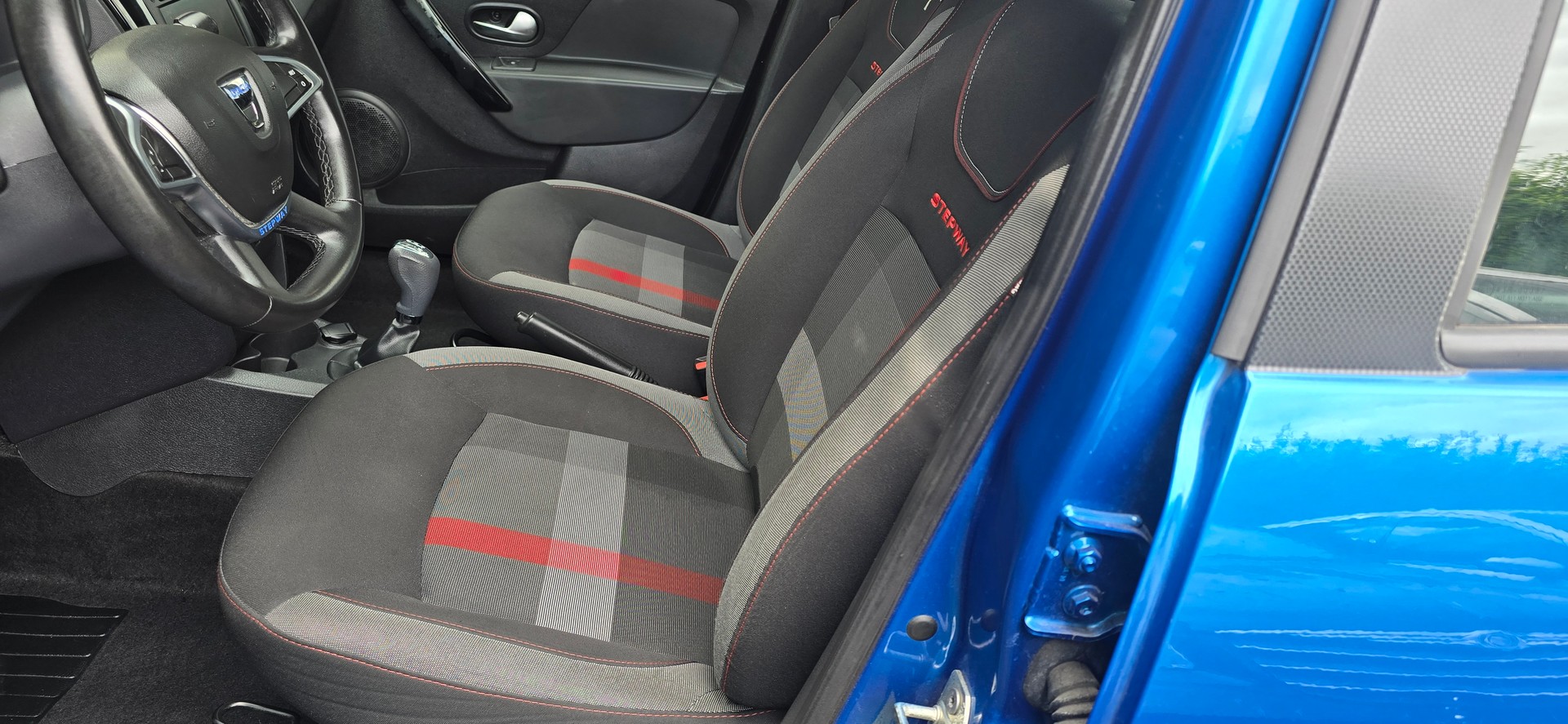 DACIA Logan MCV 0.9 Stepway Automatic-image-9