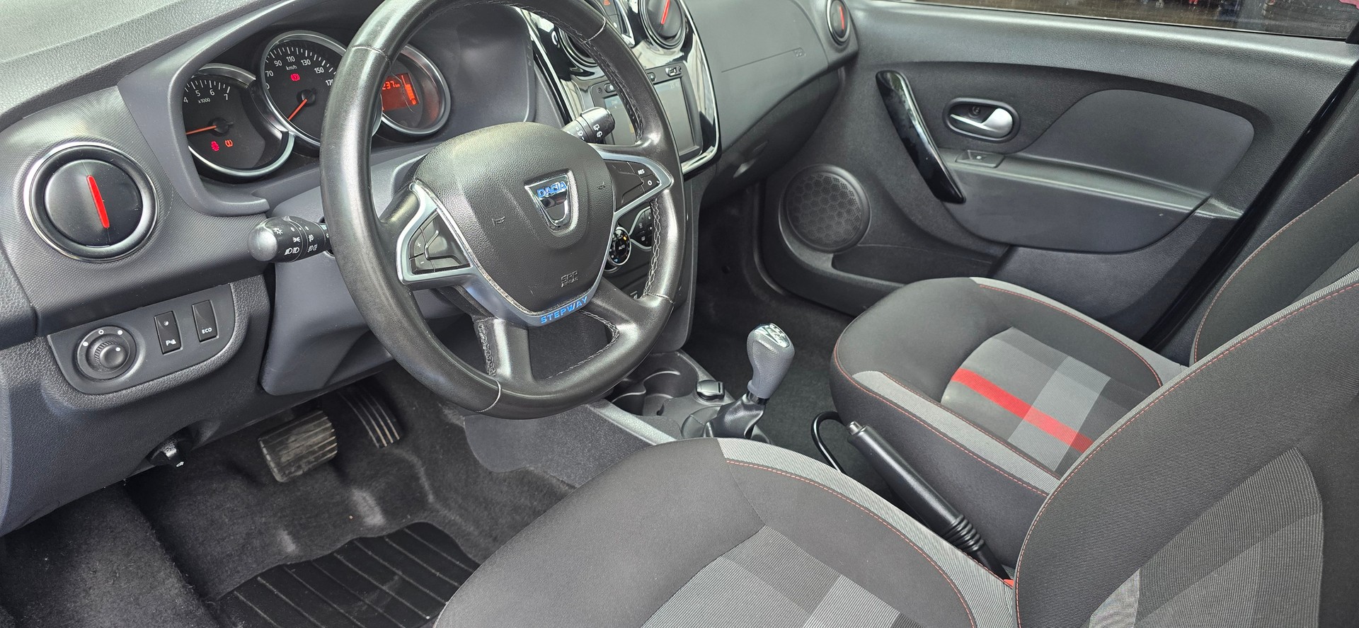 DACIA Logan MCV 0.9 Stepway Automatic-image-8