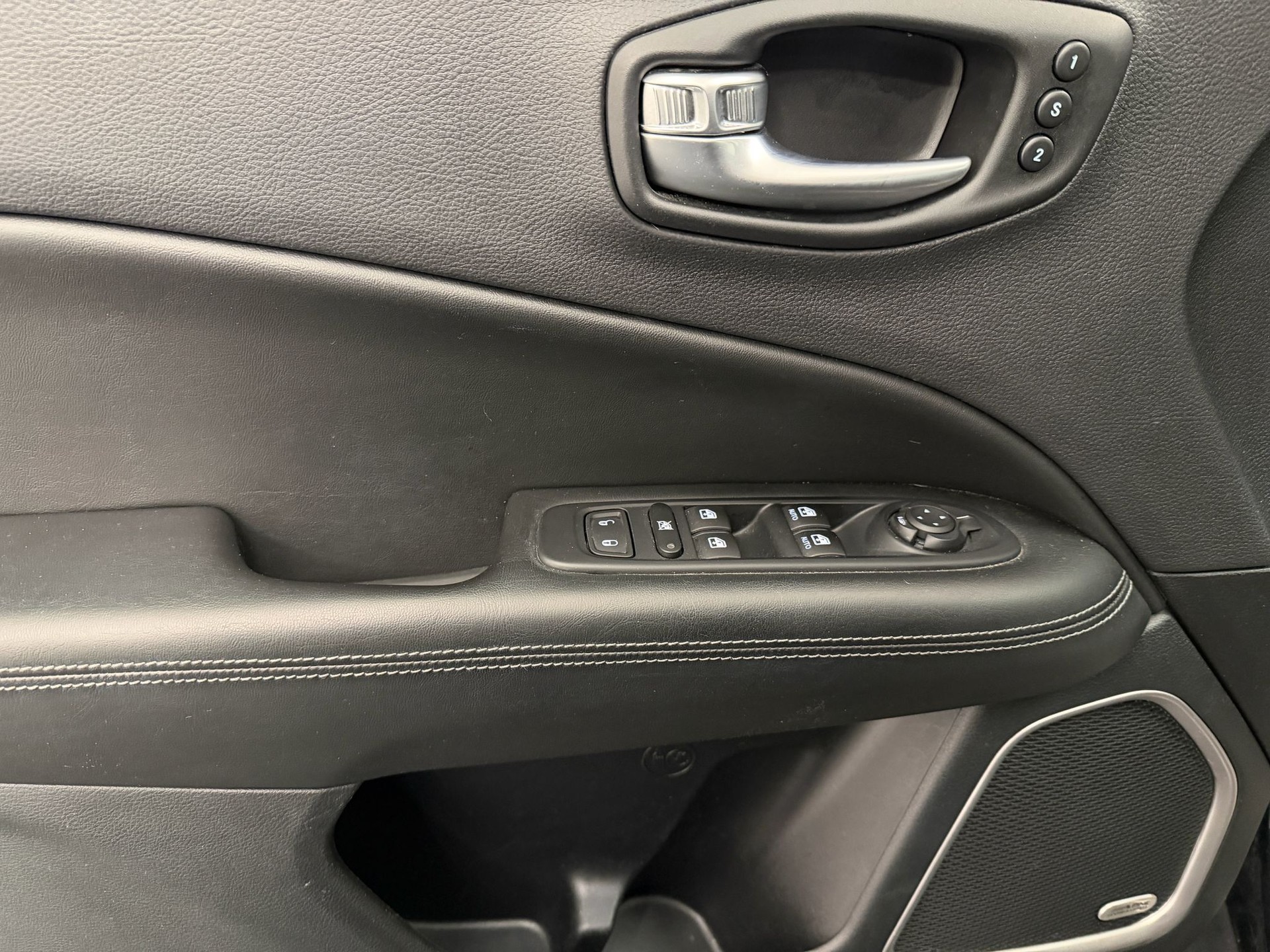 JEEP Compass 1.4 Turbo S AWD 9ATX-image-14