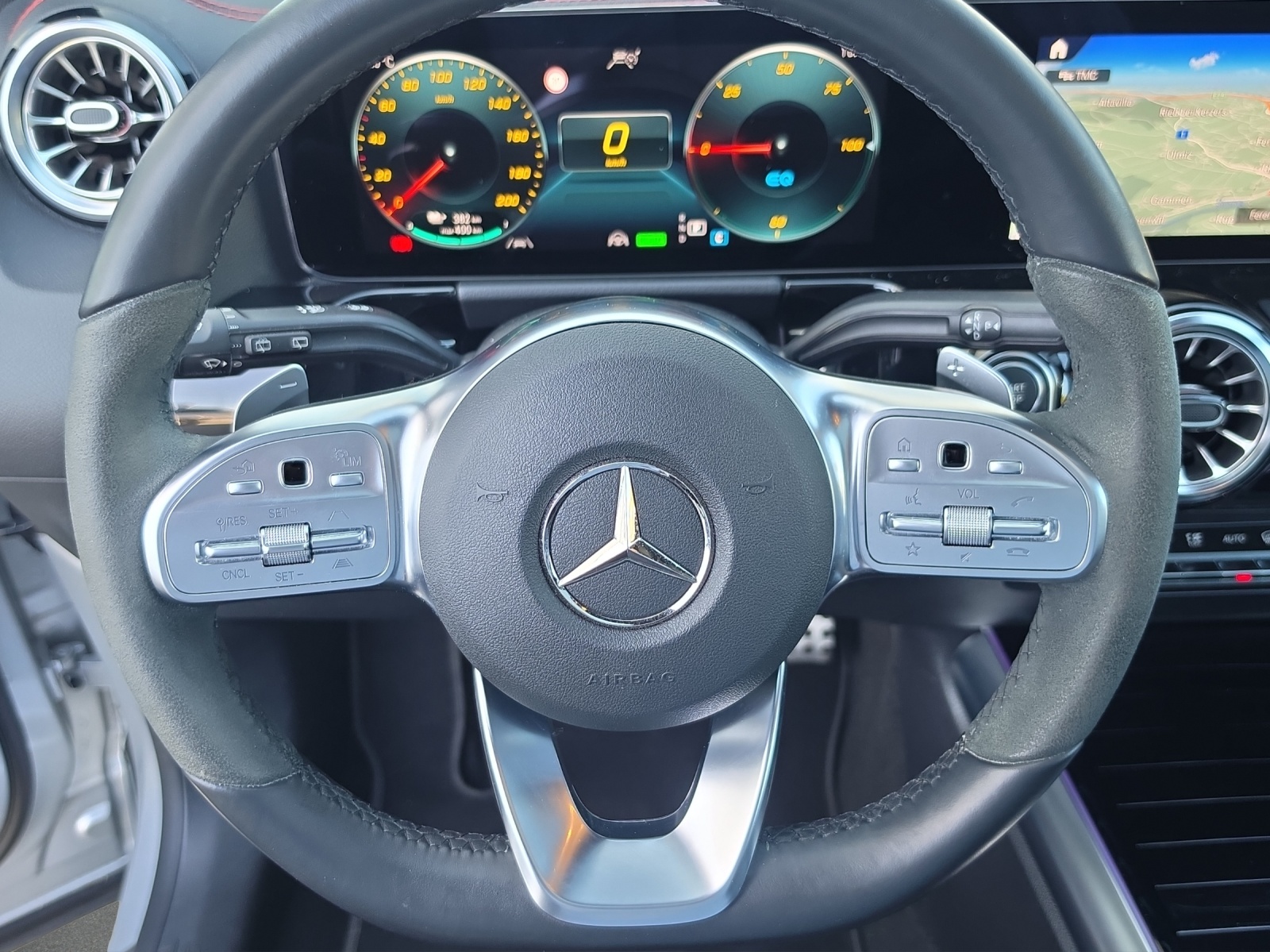 MERCEDES-BENZ EQA 350 AMG Line 4Matic-image-11