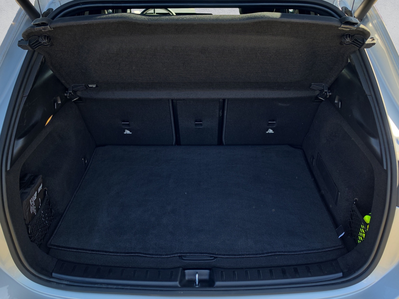 MERCEDES-BENZ EQA 350 AMG Line 4Matic-image-16
