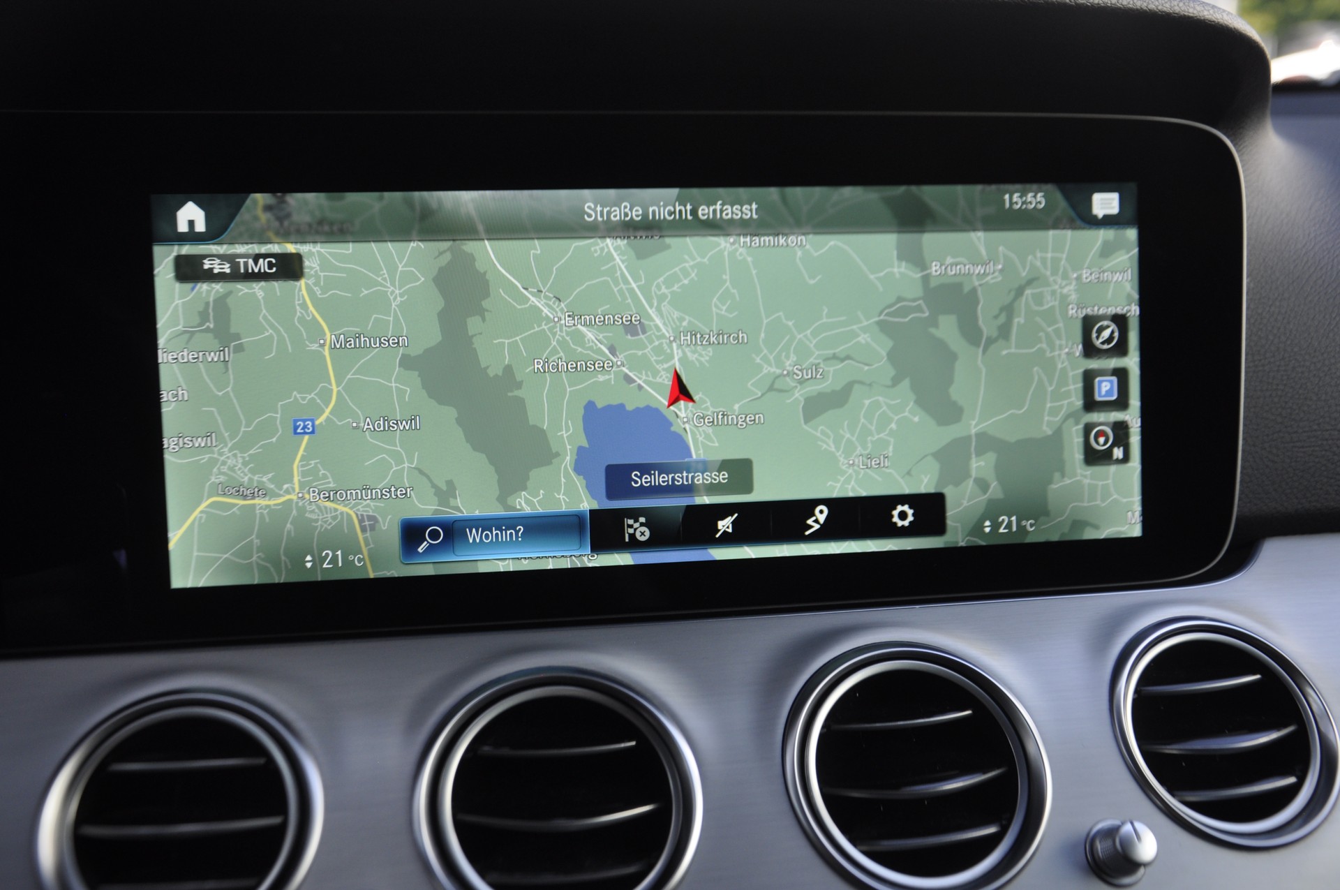 MERCEDES-BENZ E 300 de T 4Matic AMG Line 9G-Tronic-image-13