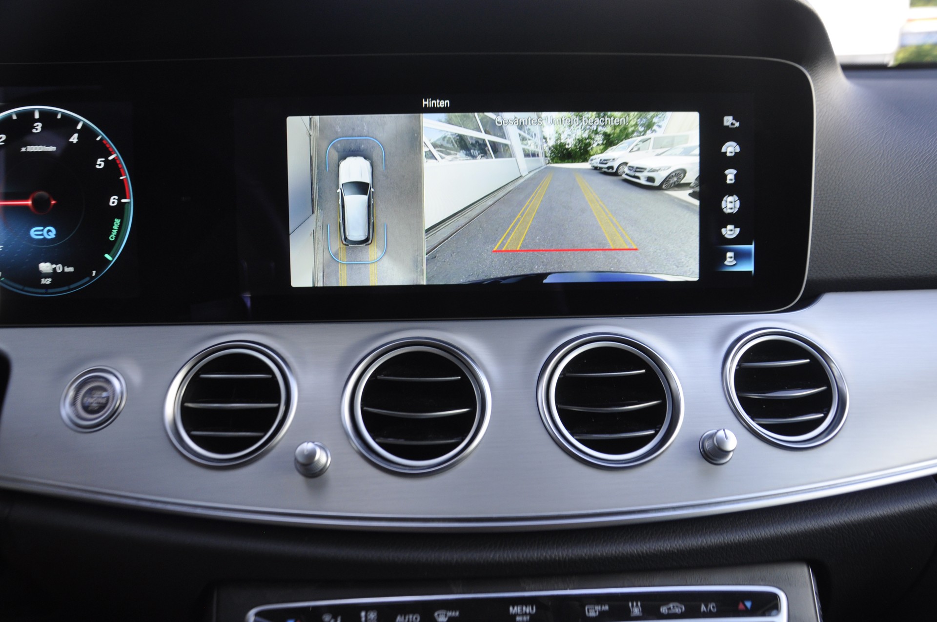 MERCEDES-BENZ E 300 de T 4Matic AMG Line 9G-Tronic-image-11