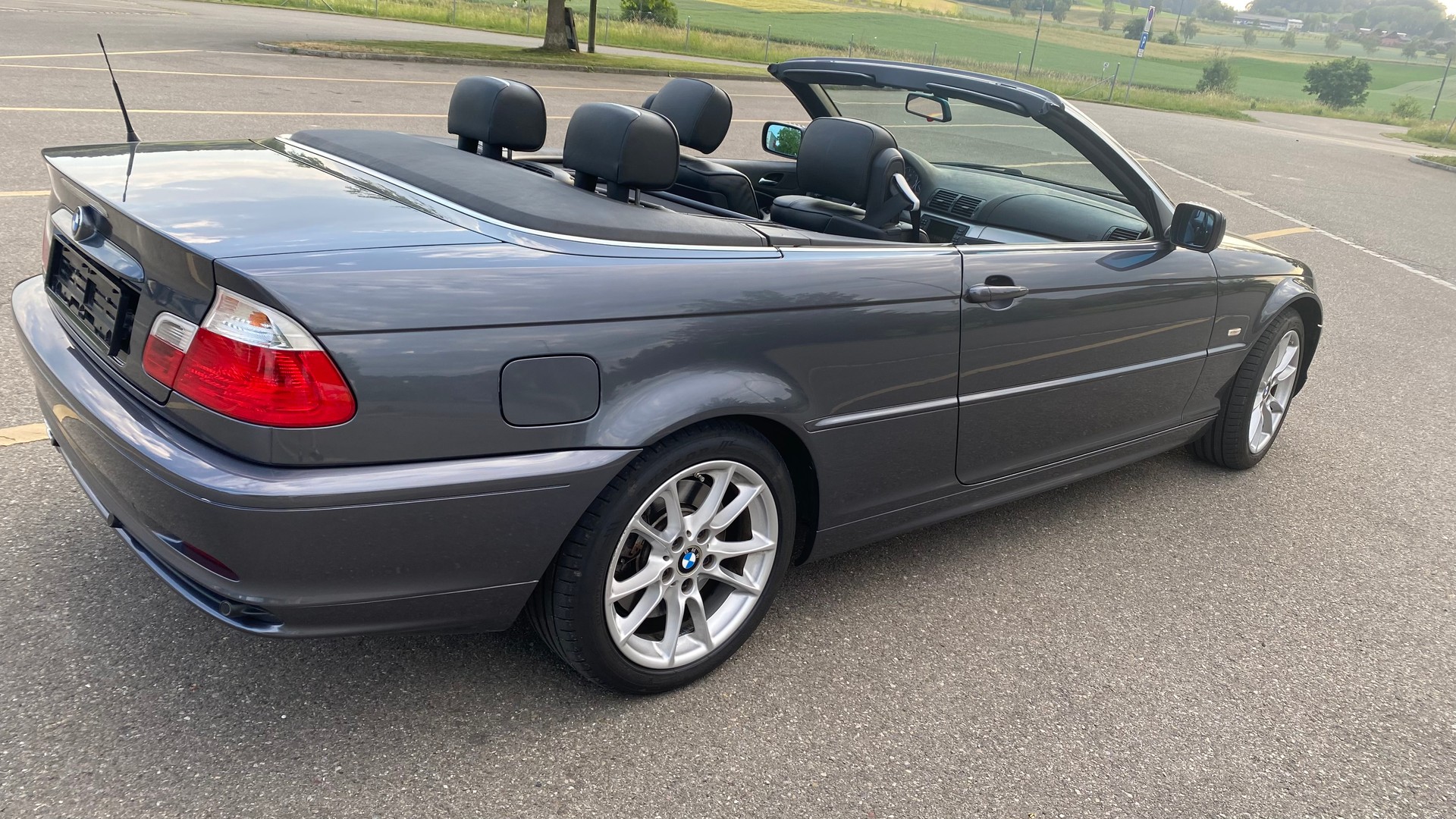 BMW 330Ci-image-1