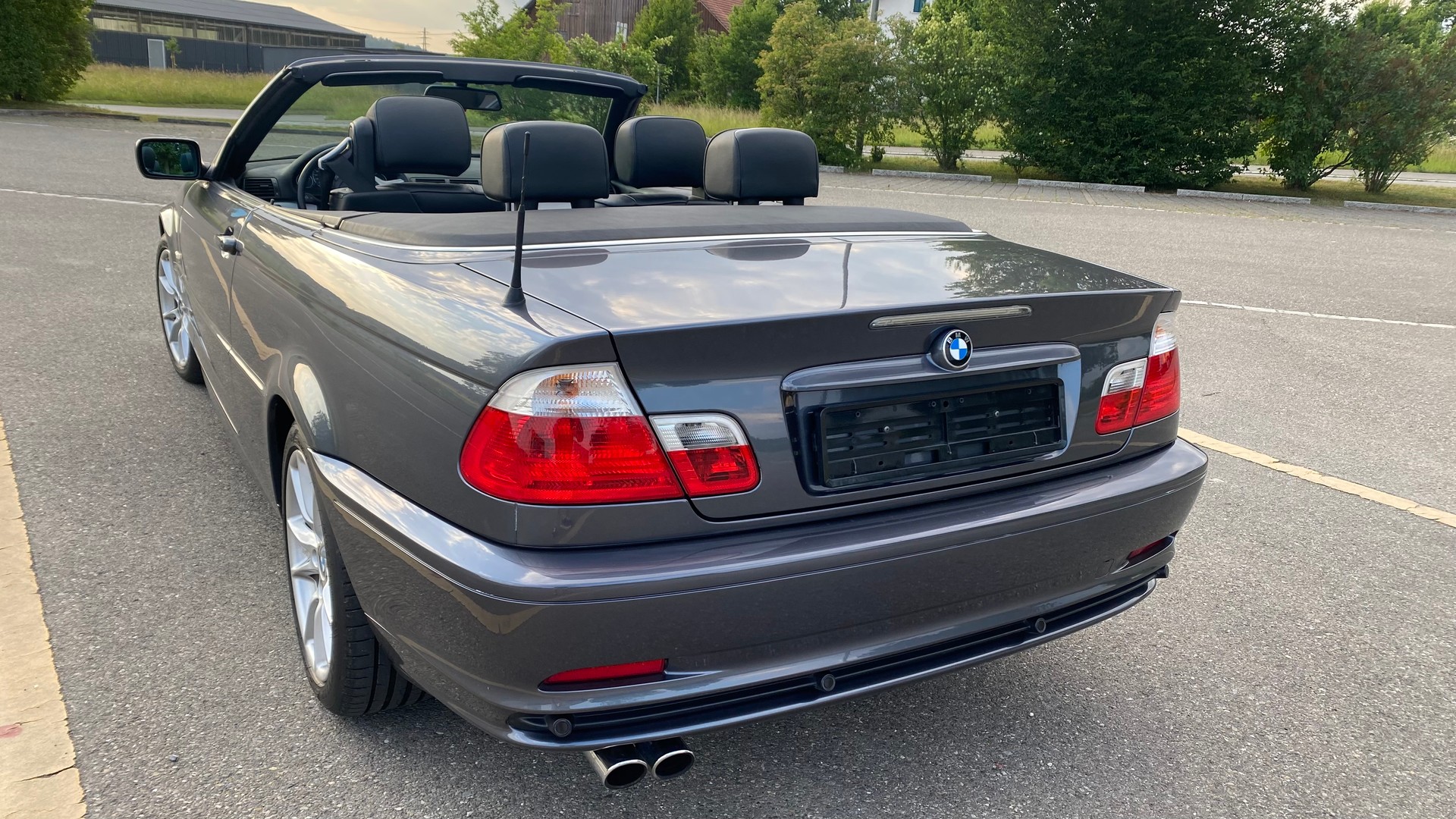 BMW 330Ci-image-2