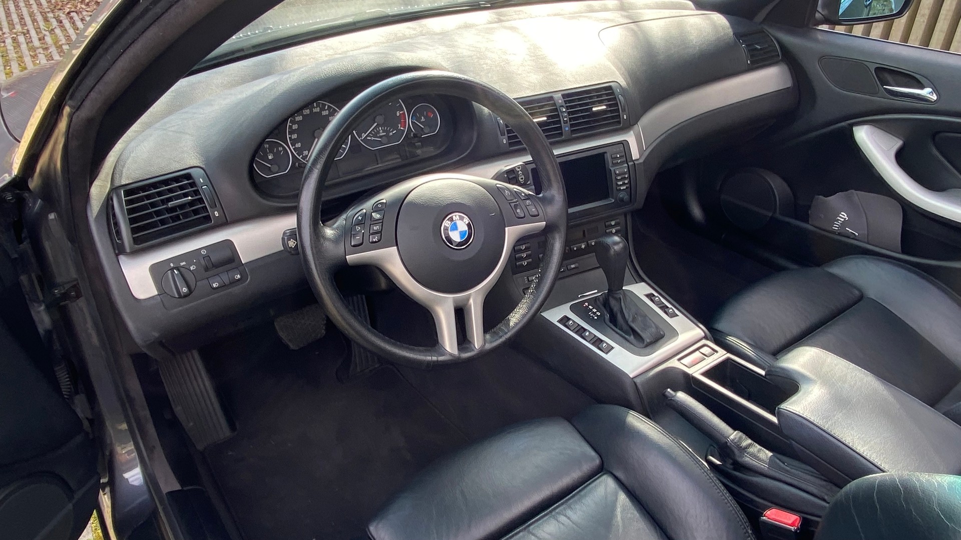 BMW 330Ci-image-7
