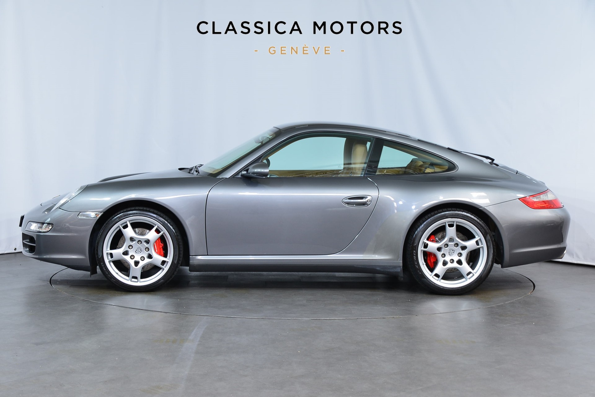 PORSCHE 911 Carrera 4S-image-6