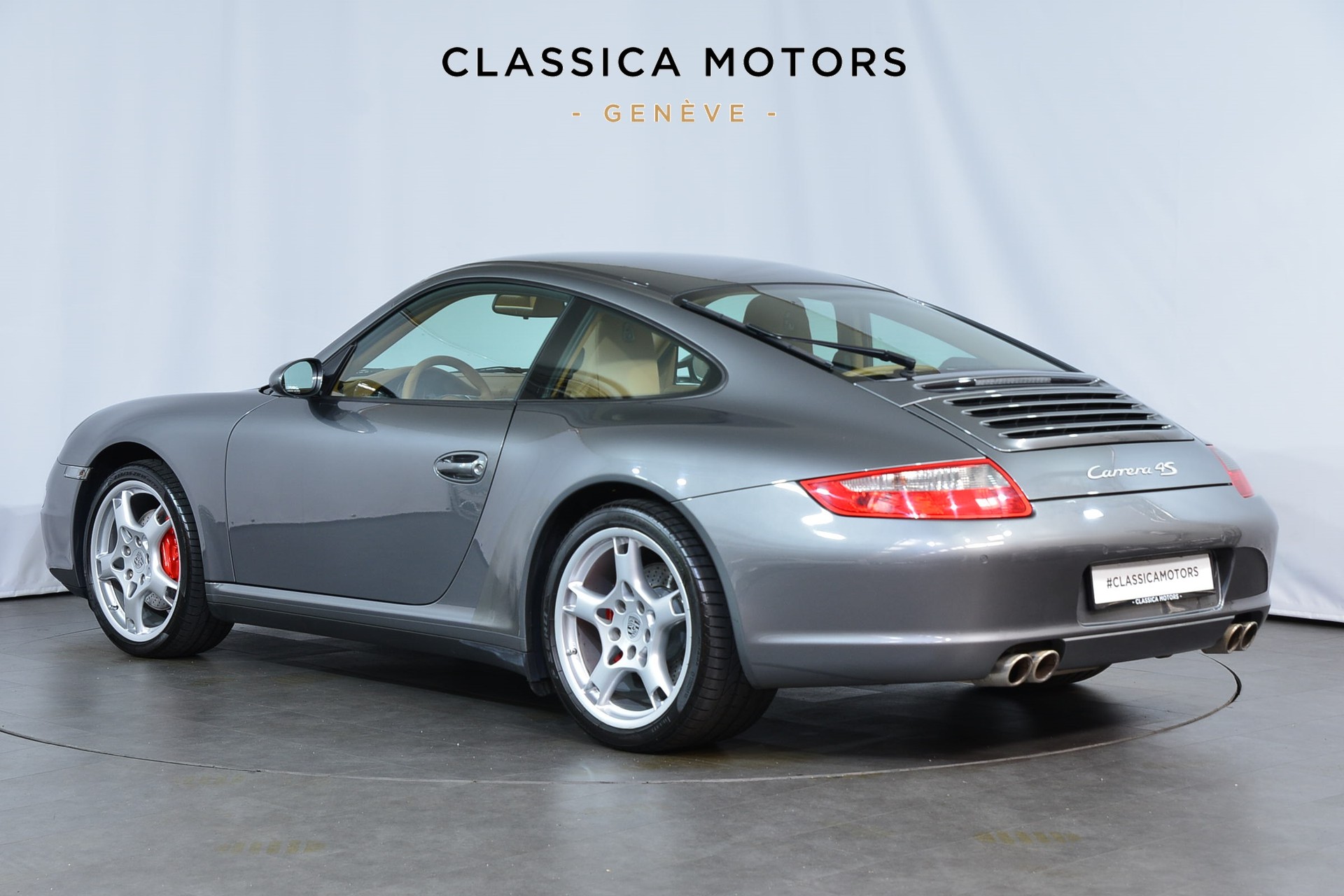 PORSCHE 911 Carrera 4S-image-5