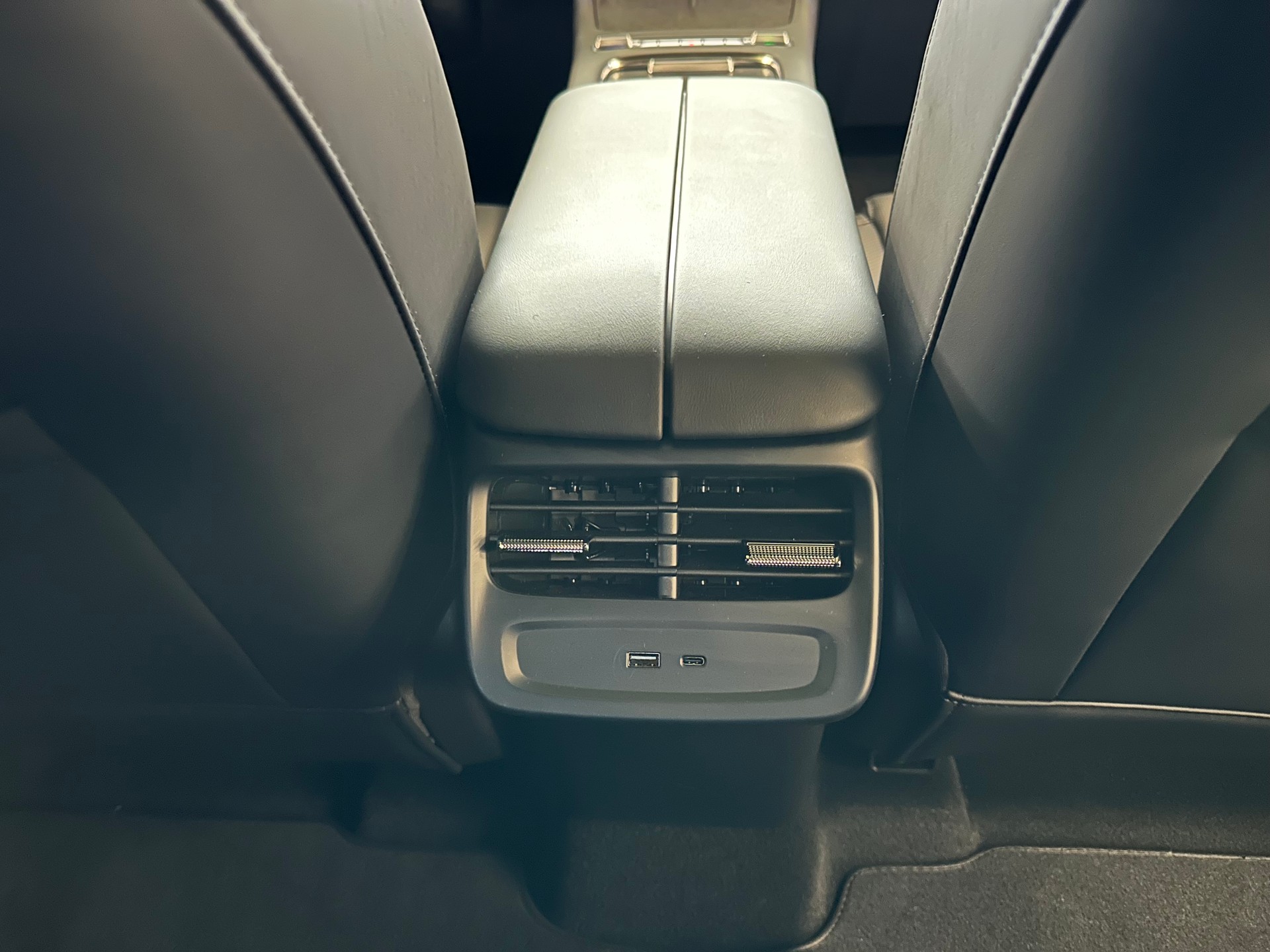 OMODA 7 1.5T SHS PHEV Luxury-image-21