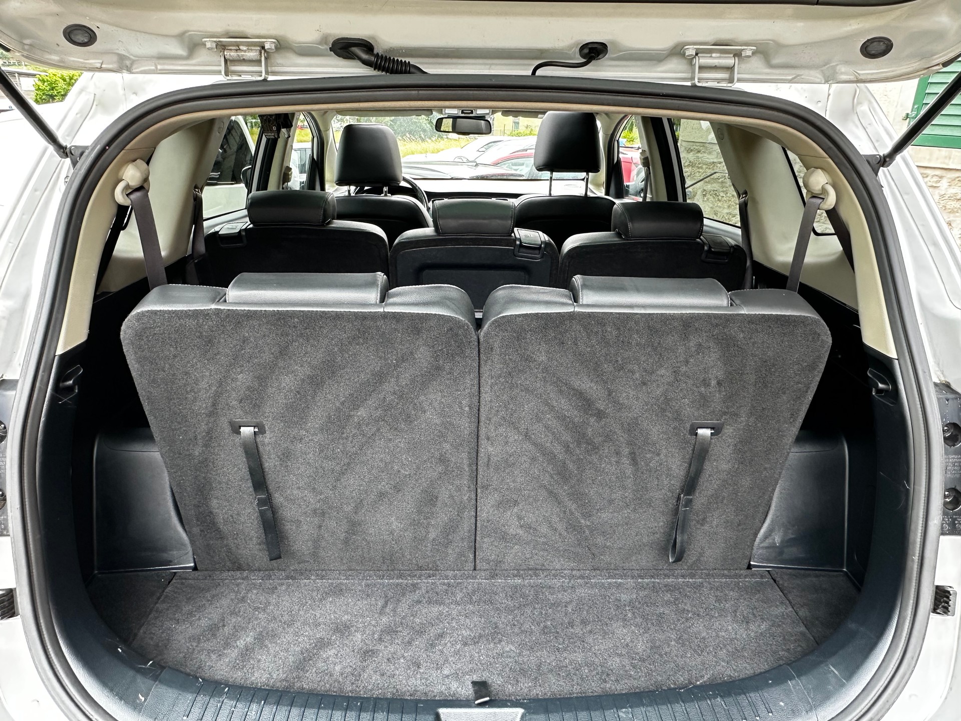 KIA Carens 1.6 GDI Swiss Eco Edition-image-10