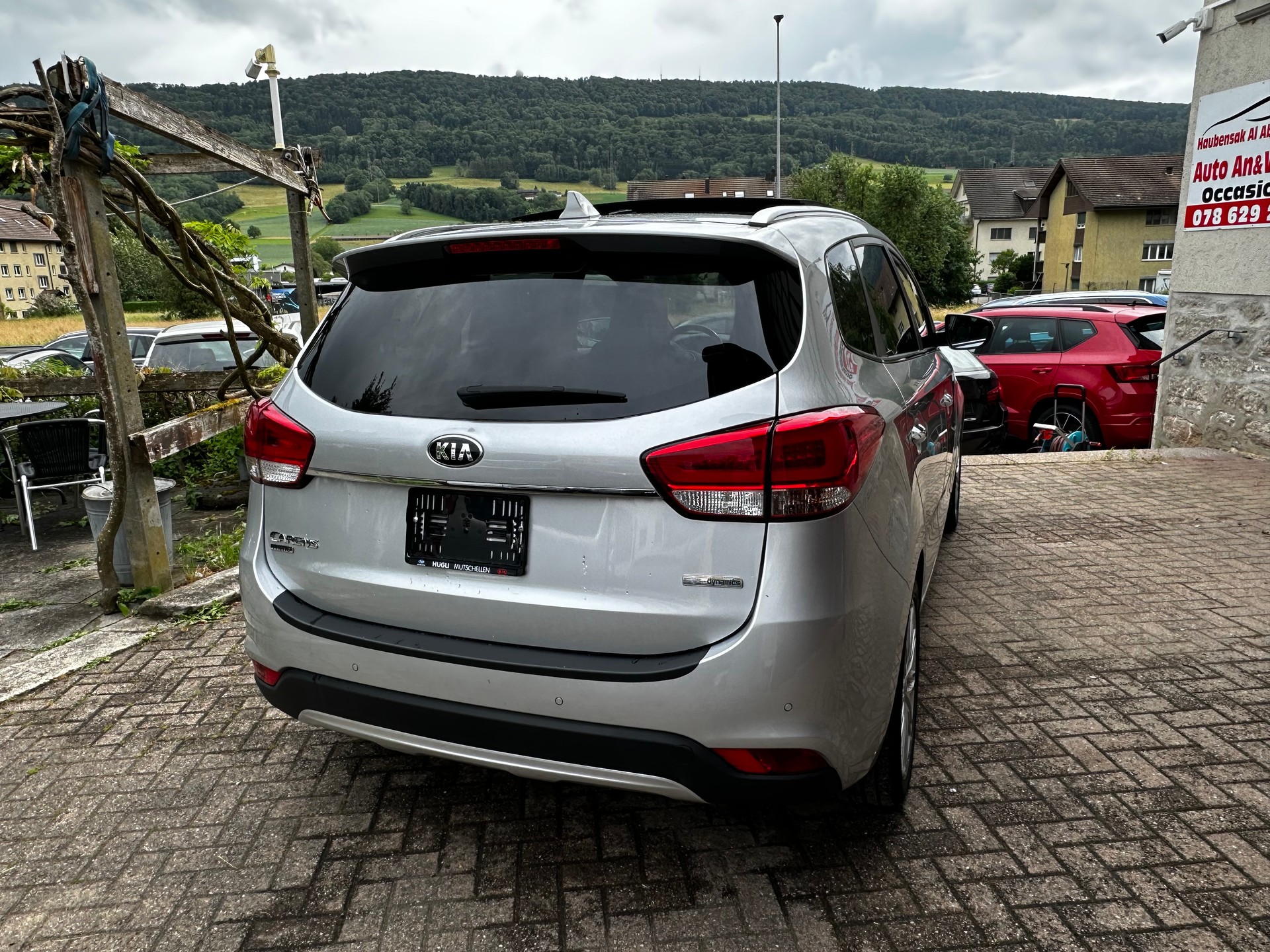 KIA Carens 1.6 GDI Swiss Eco Edition-image-2