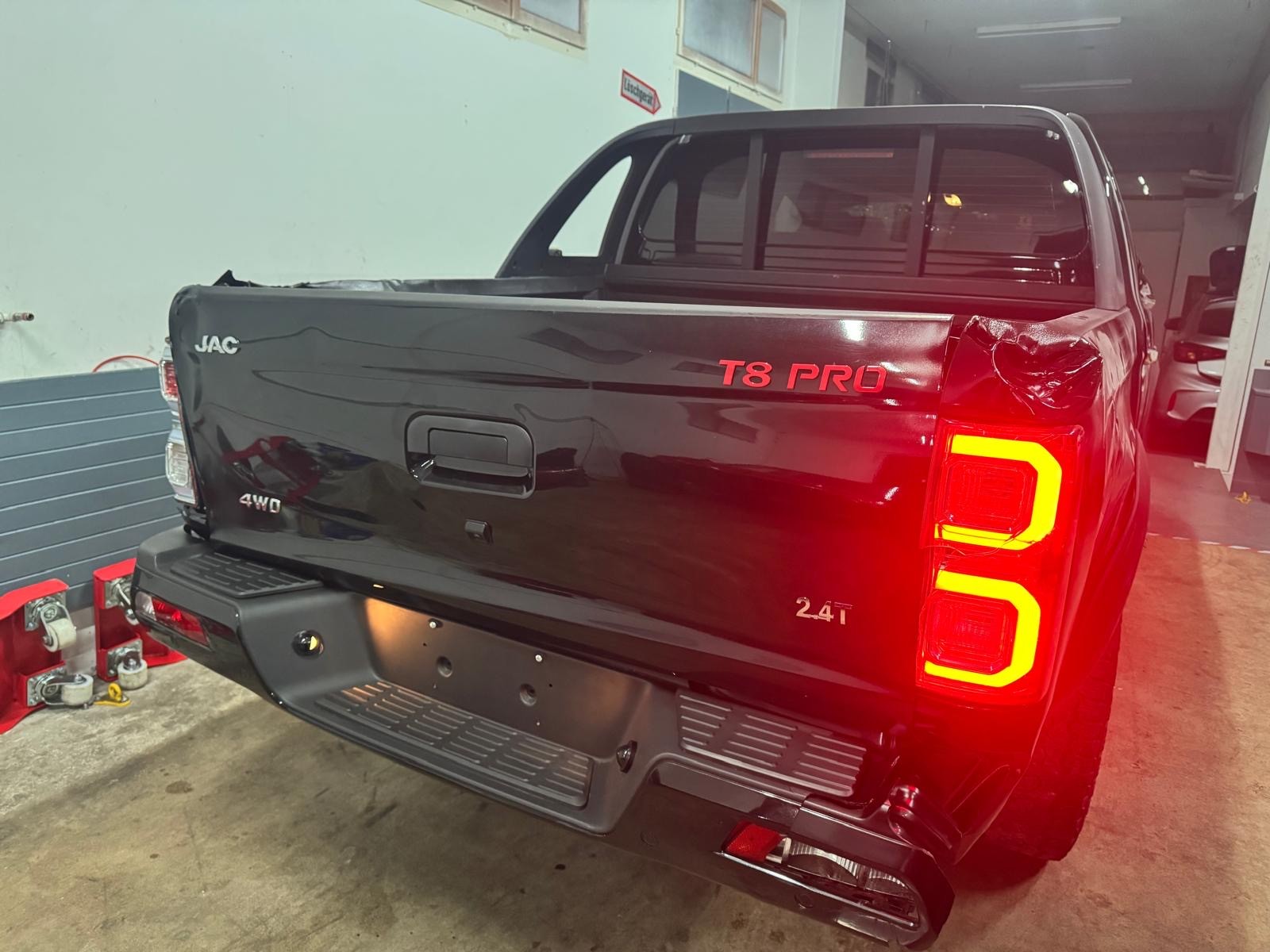 JAC T8 Pro-image-2