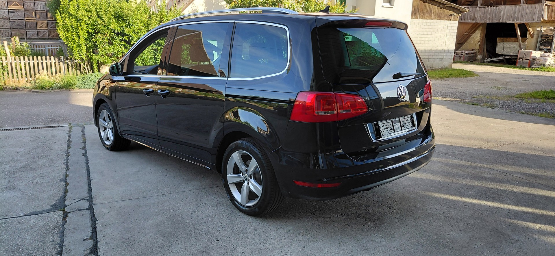 VW Sharan 2.0 TDI BMT Highline 4Motion-image-2