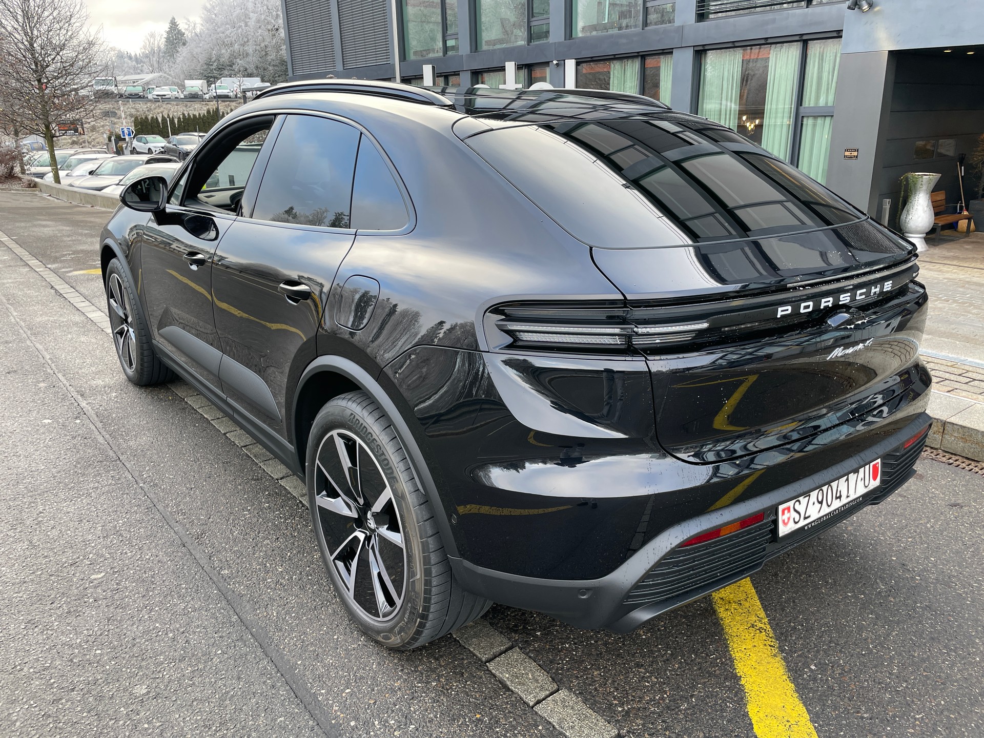 PORSCHE Macan 4 100kWh-image-8