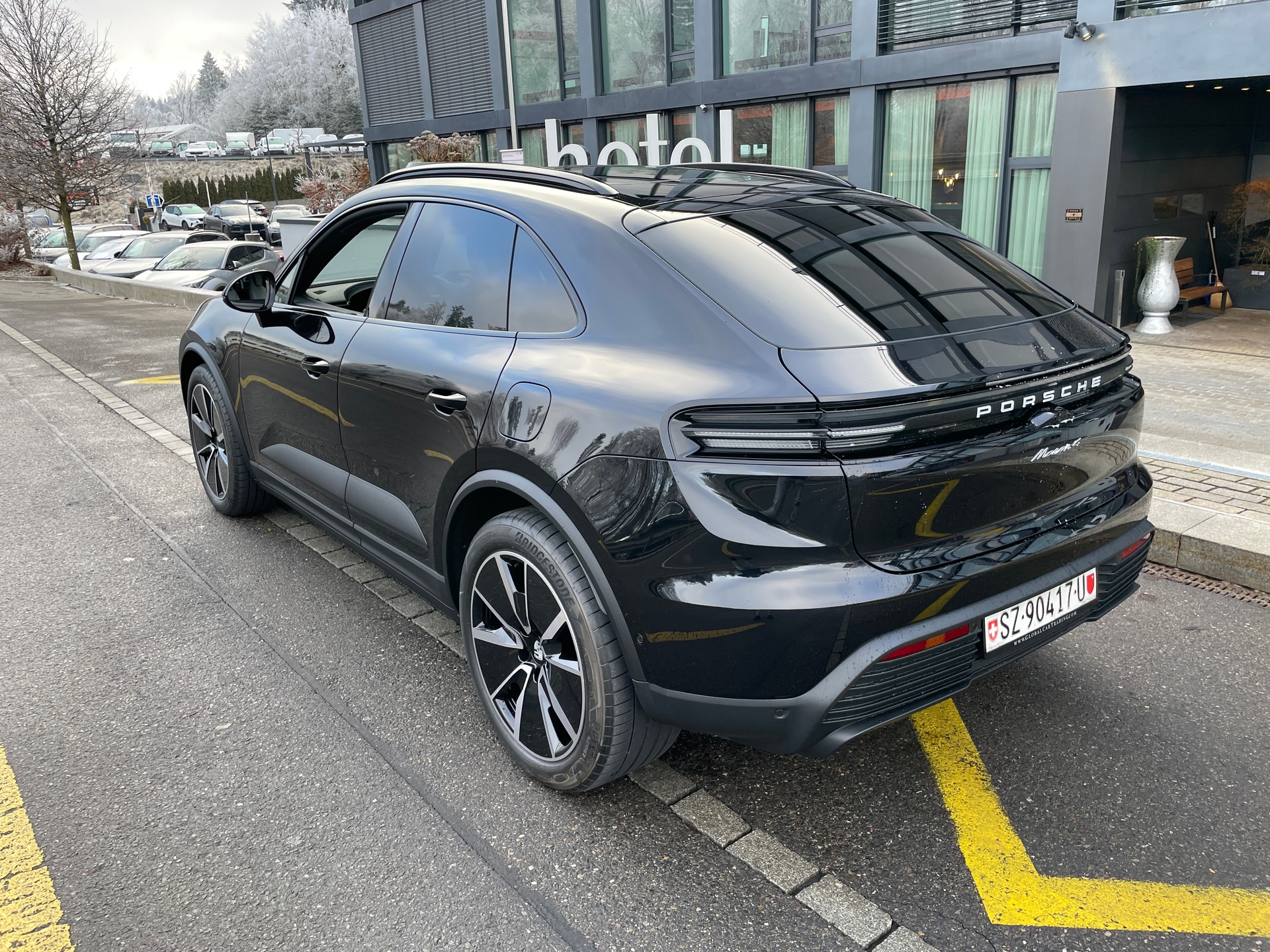 PORSCHE Macan 4 100kWh-image-10
