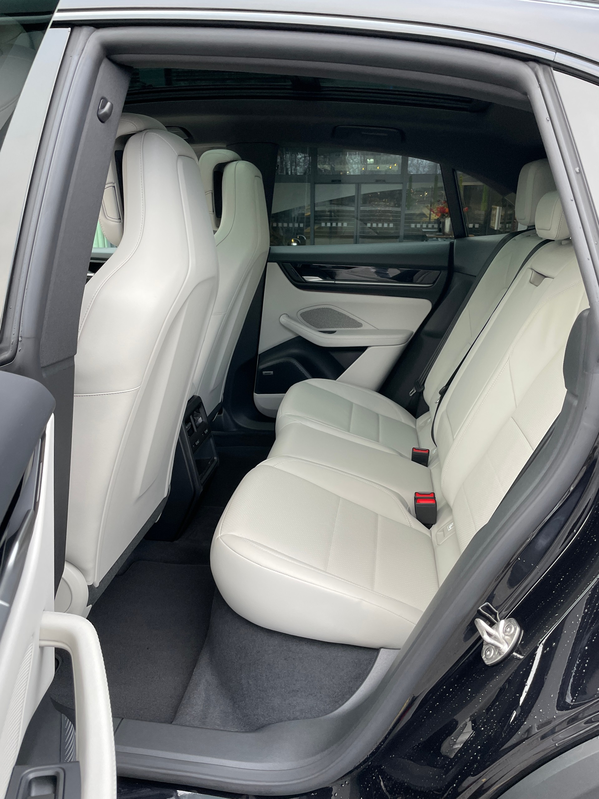 PORSCHE Macan 4 100kWh-image-17
