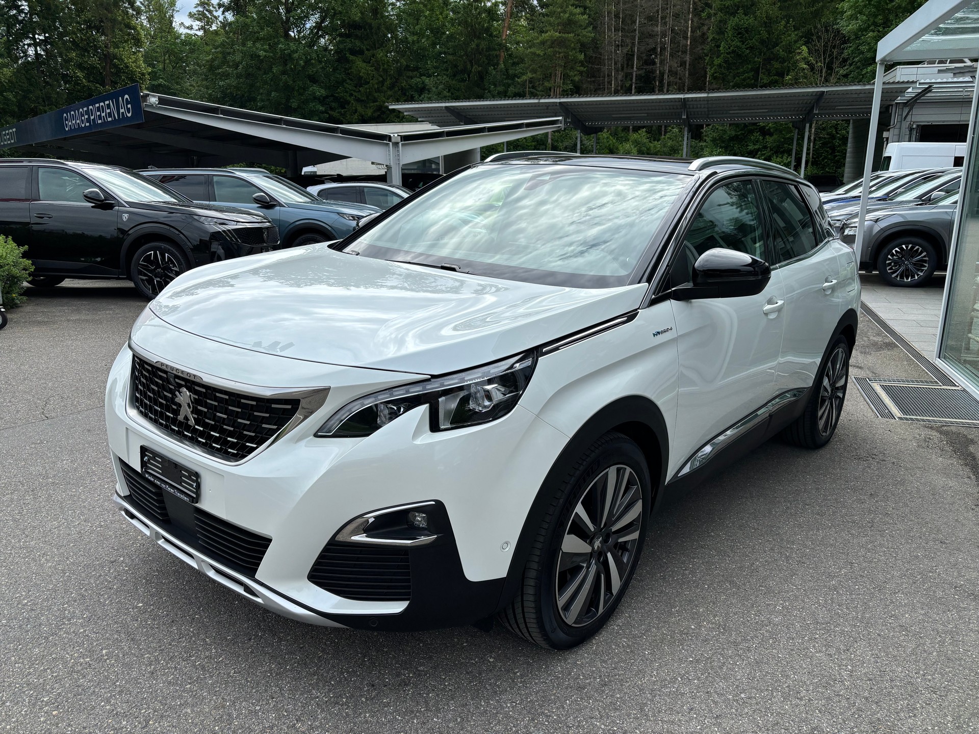 PEUGEOT 3008 GT 300e Hybrid4-image-1