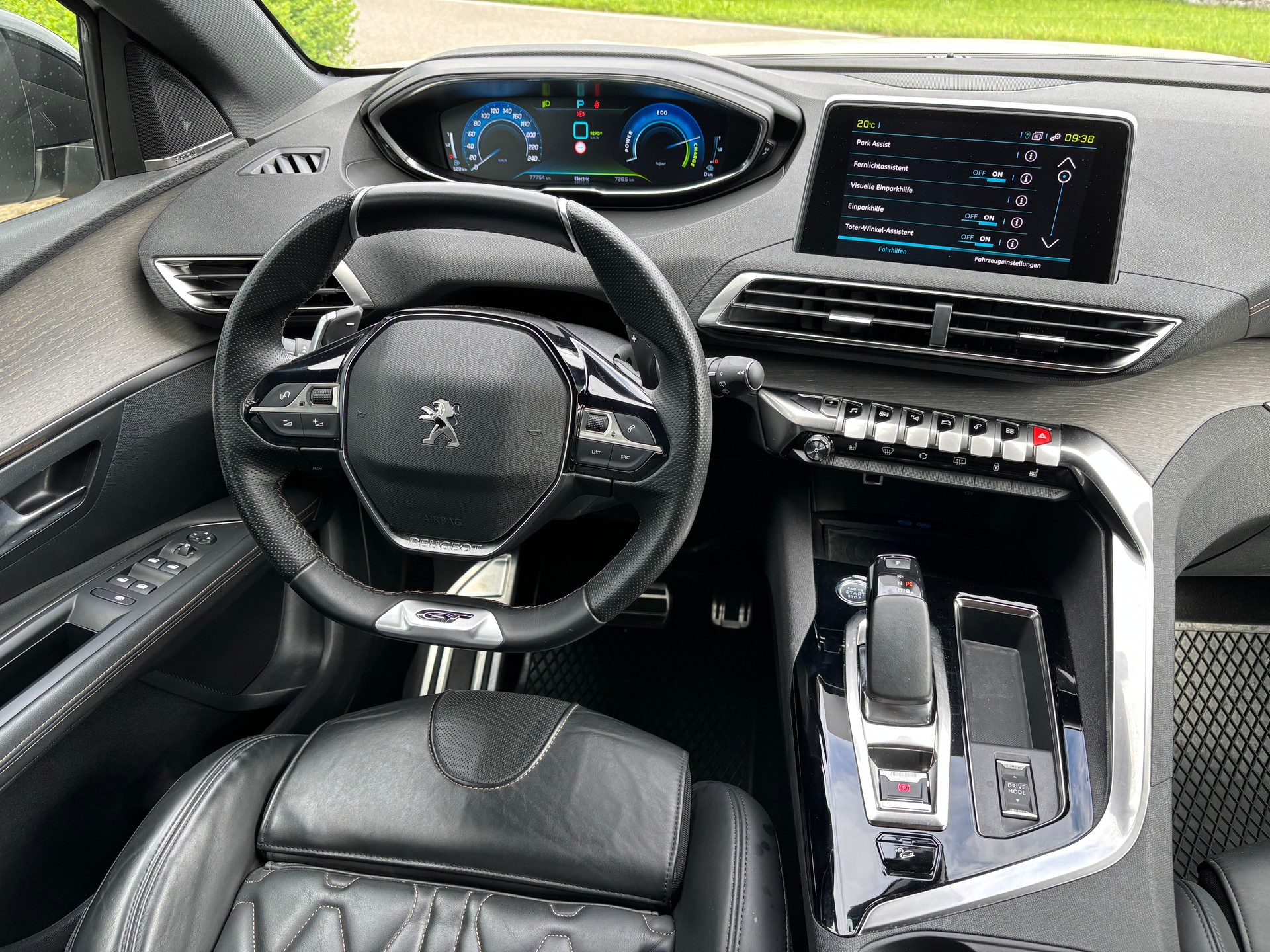 PEUGEOT 3008 GT 300e Hybrid4-image-9