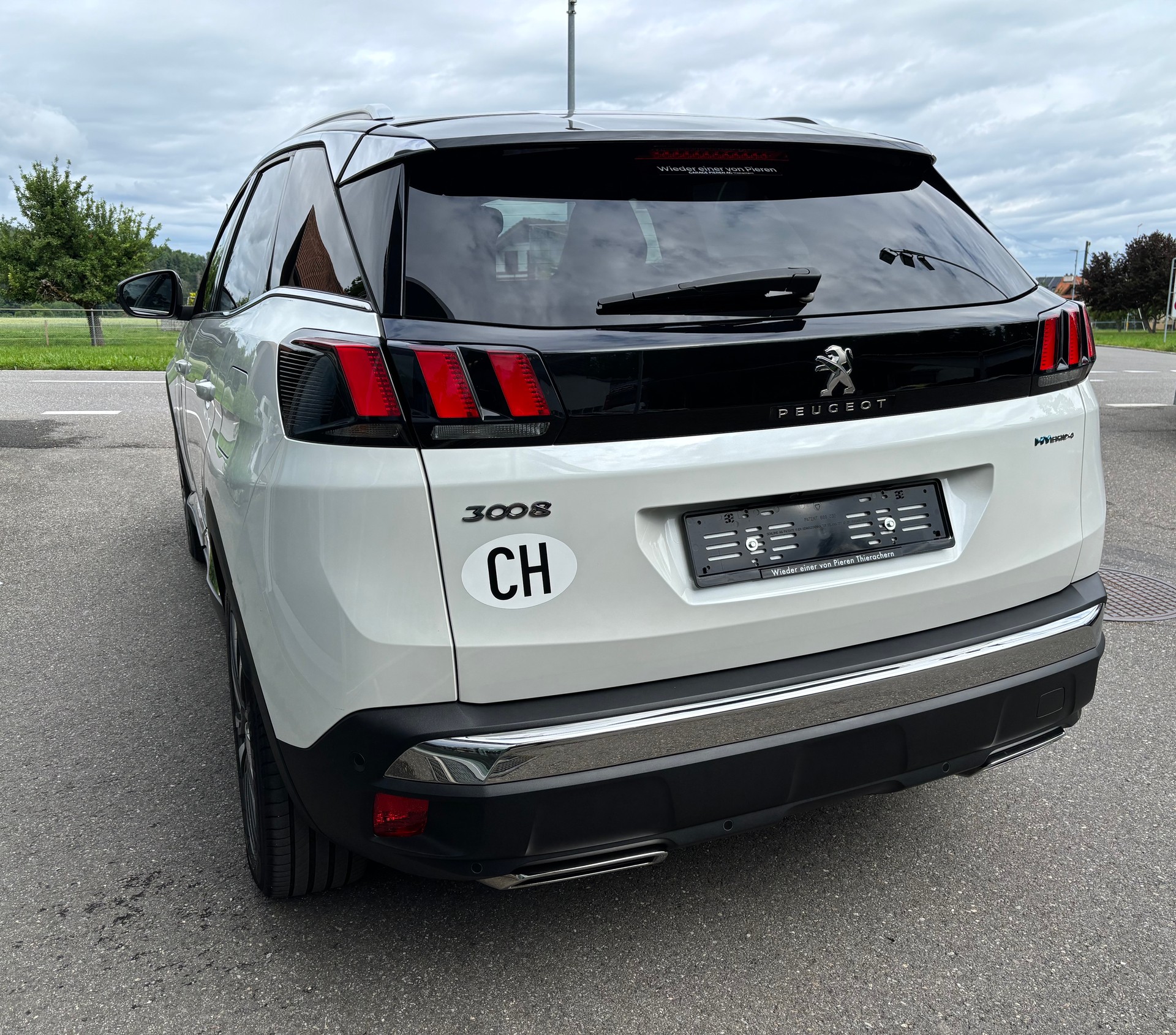 PEUGEOT 3008 GT 300e Hybrid4-image-2