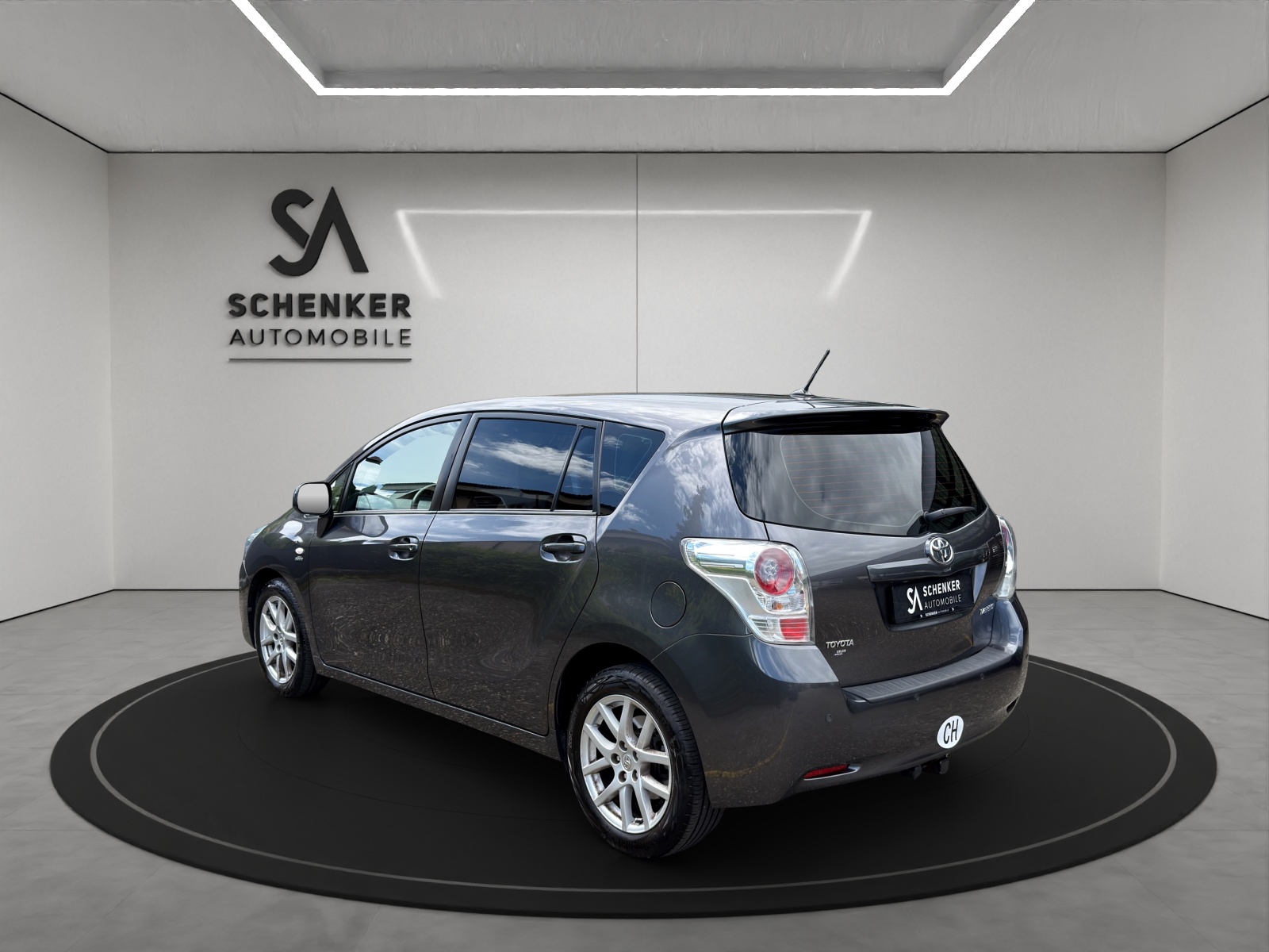 TOYOTA Verso 2.2 D-CAT Linea Sol Automatic-image-2