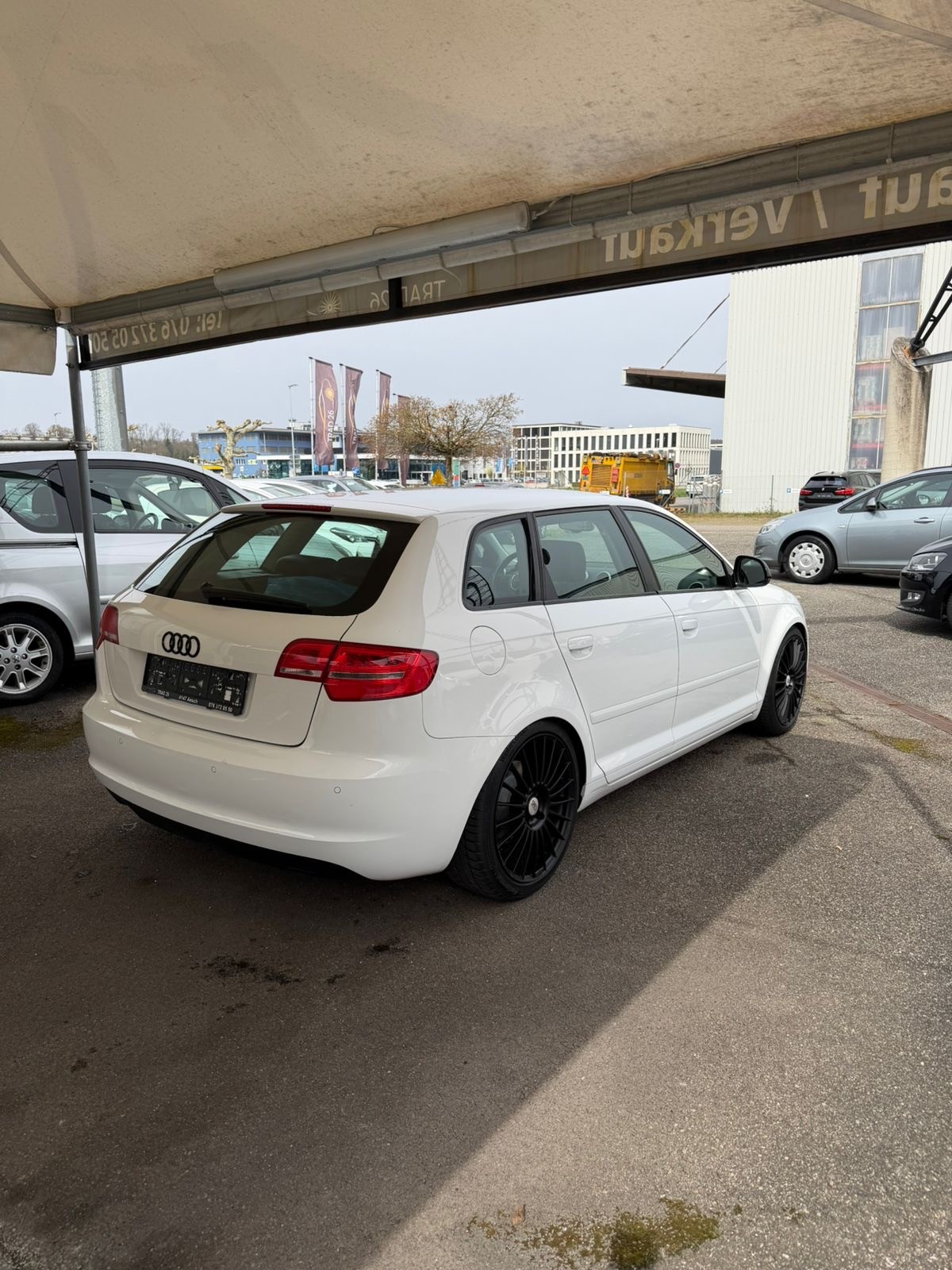 AUDI A3 Sportback 2.0 TFSI Ambition quattro S-tronic-image-5