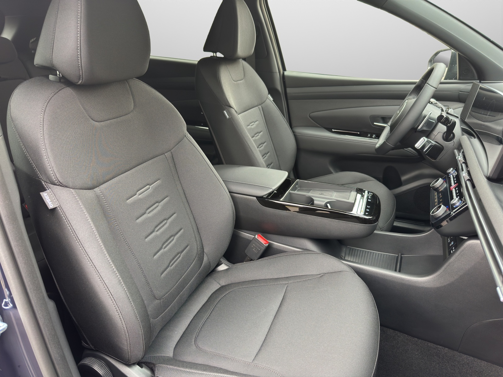 HYUNDAI Tucson 1.6 T-GDi HEV Origo Blackline 4WD MY27-image-10