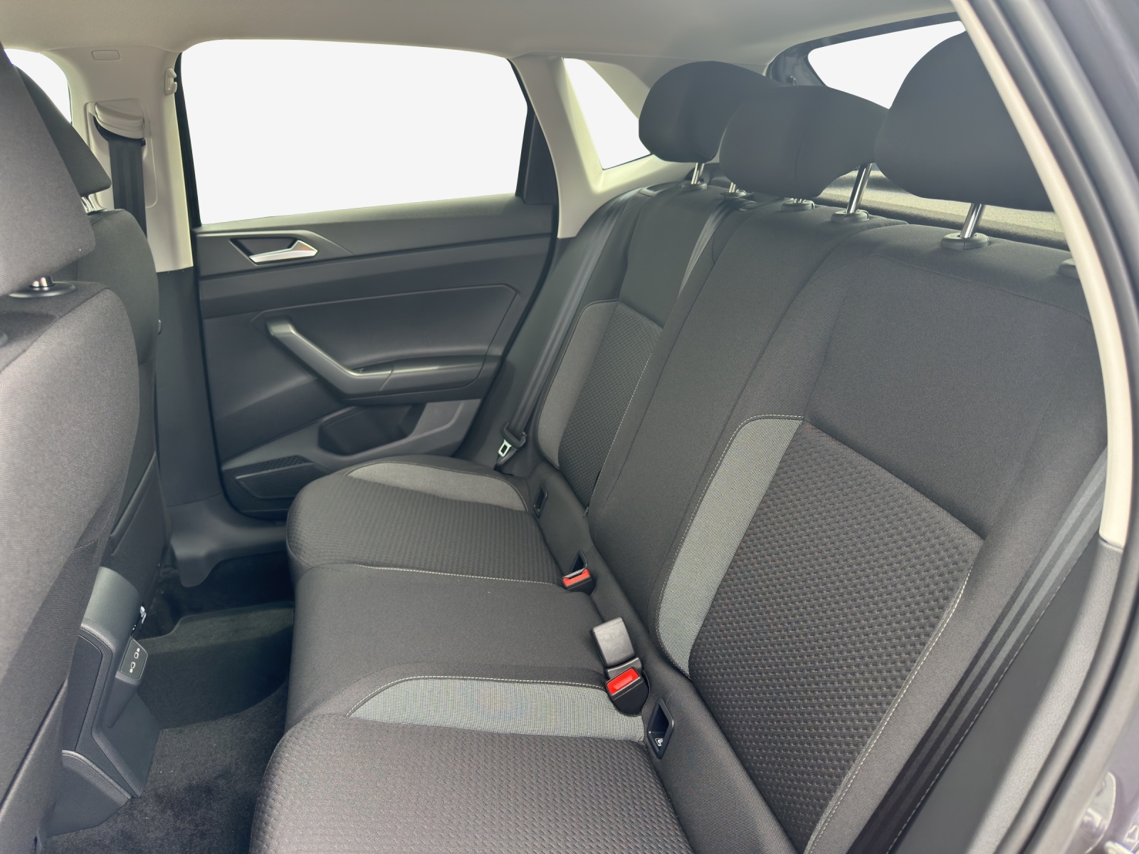 VW Polo LI 1.0TSI 95PS-image-11