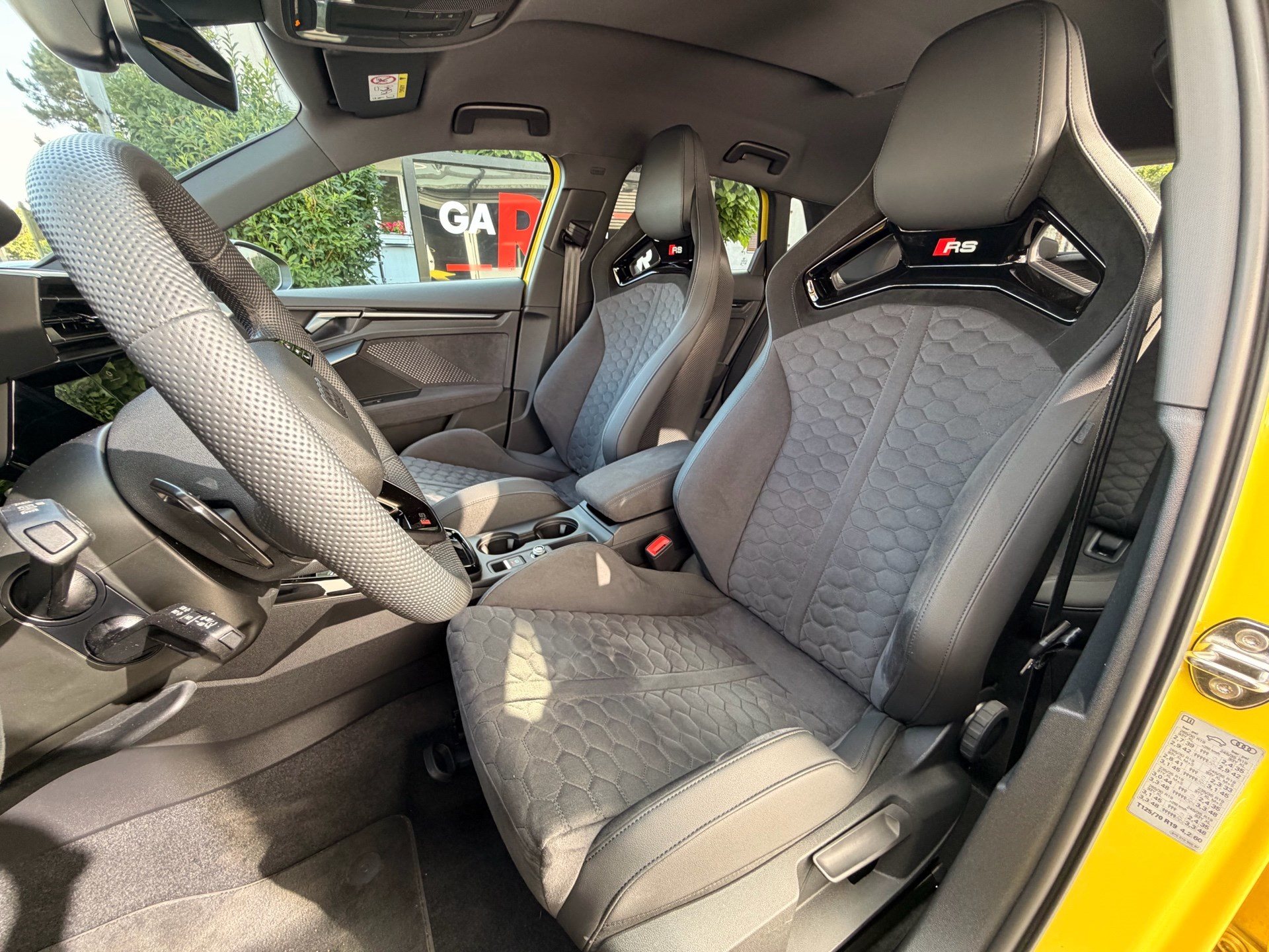 AUDI RS3 SPORTBACK 2.5 400 PS TFSI QUATTRO *** 5 JAHRE AUDI WERKSGARANTIE & KERAMIK BREMSEN ***-image-8