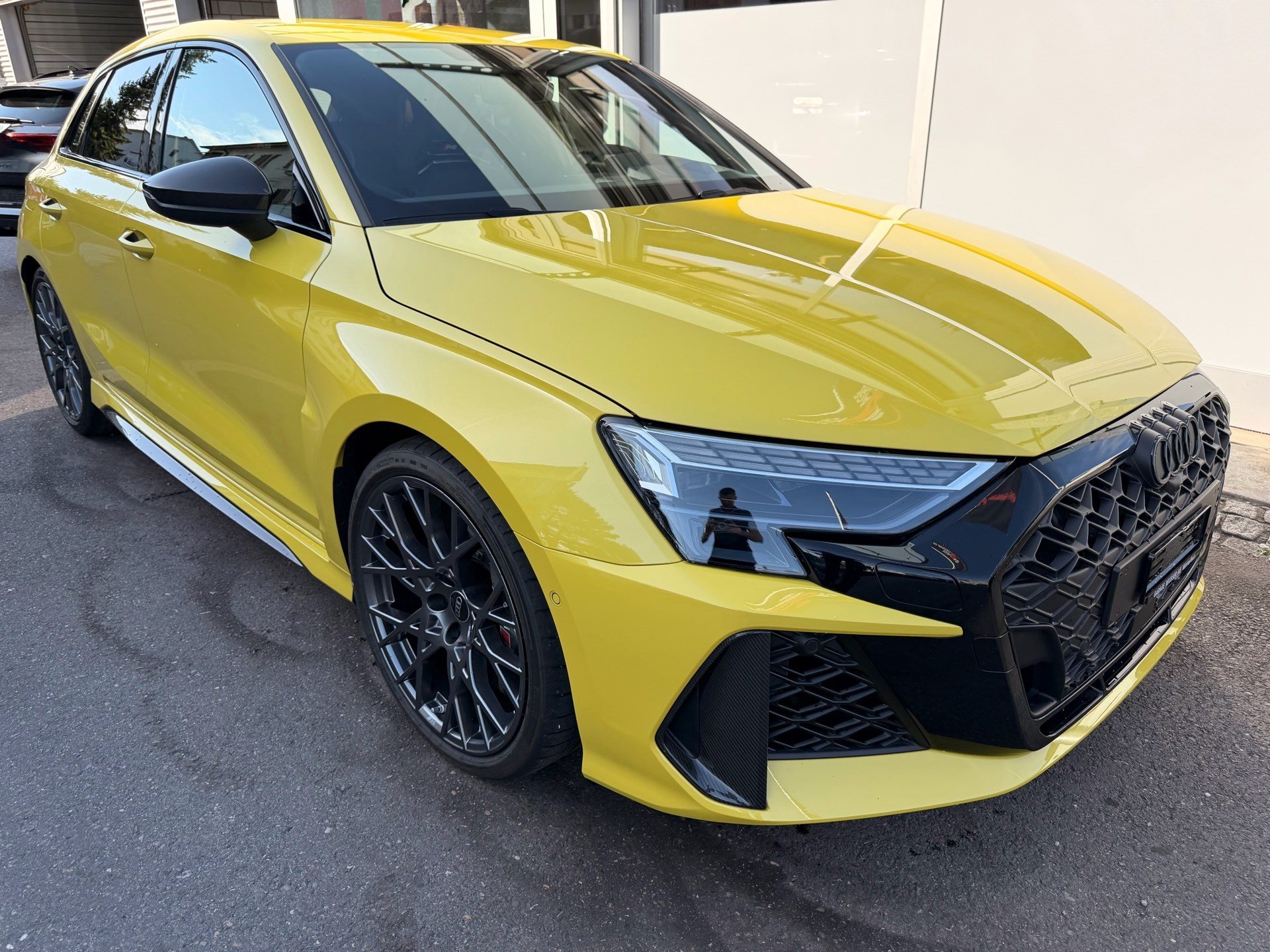 AUDI RS3 SPORTBACK 2.5 400 PS TFSI QUATTRO *** 5 JAHRE AUDI WERKSGARANTIE & KERAMIK BREMSEN ***-showroom-element-2