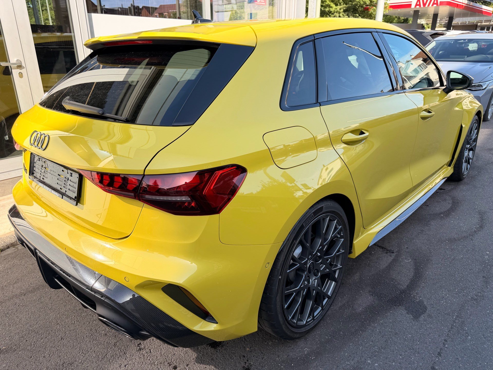 AUDI RS3 SPORTBACK 2.5 400 PS TFSI QUATTRO *** 5 JAHRE AUDI WERKSGARANTIE & KERAMIK BREMSEN ***-showroom-element-3