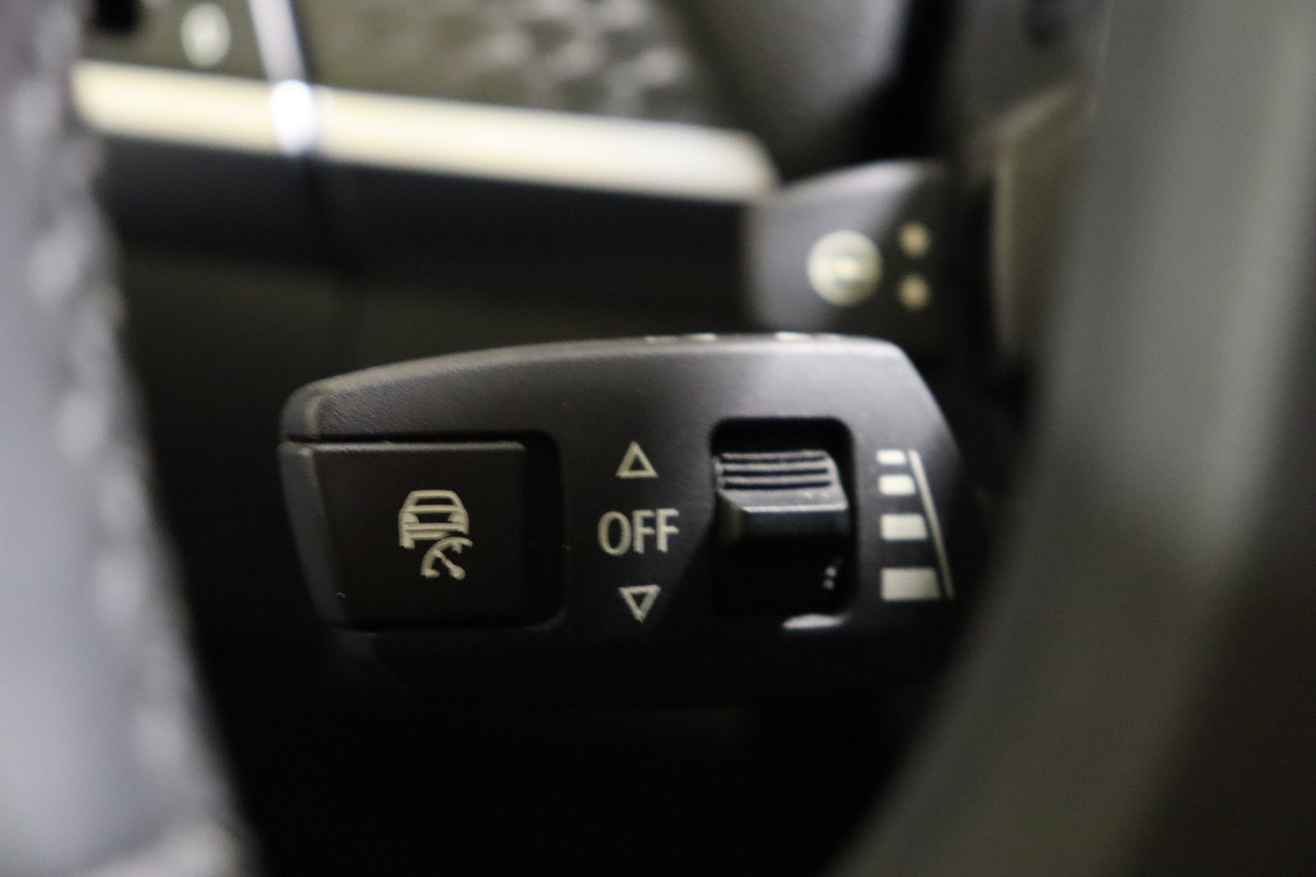 BMW X6 xDrive 40d Steptronic **FACELIFT**-image-18