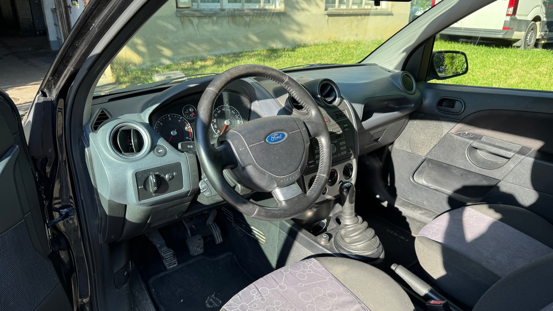 FORD FIESTA-image-6