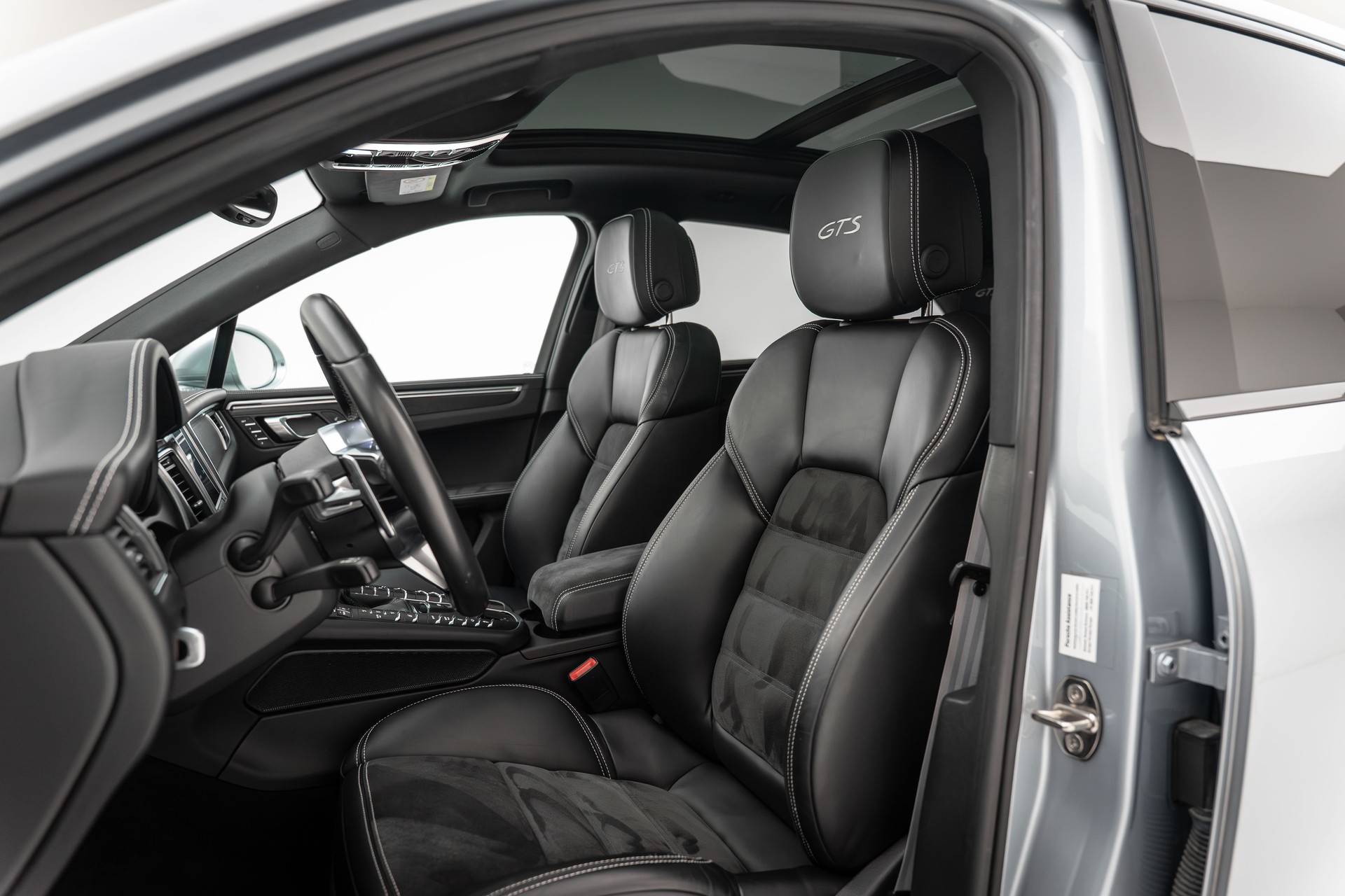 PORSCHE Macan GTS PDK-image-18