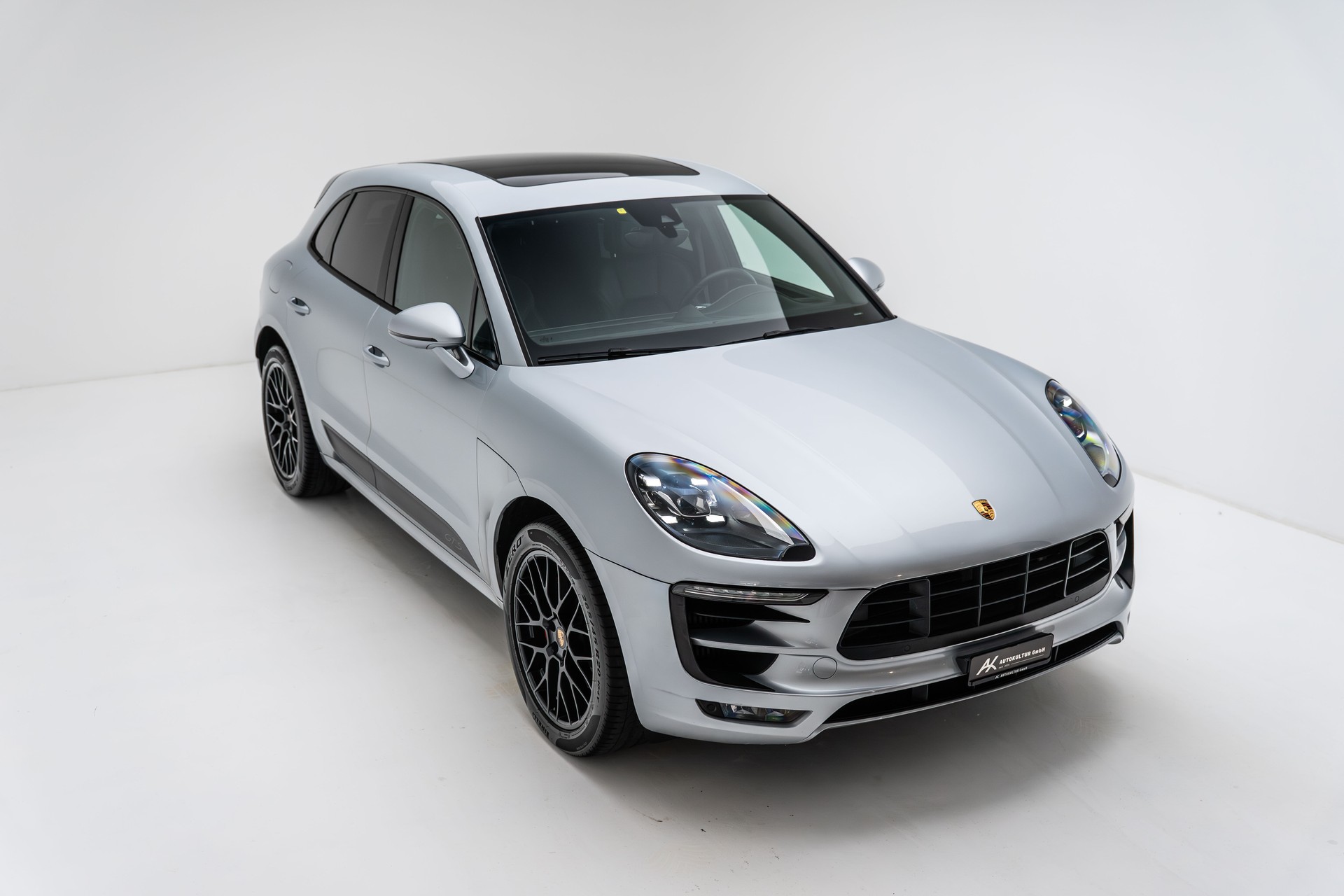 PORSCHE Macan GTS PDK-image-2