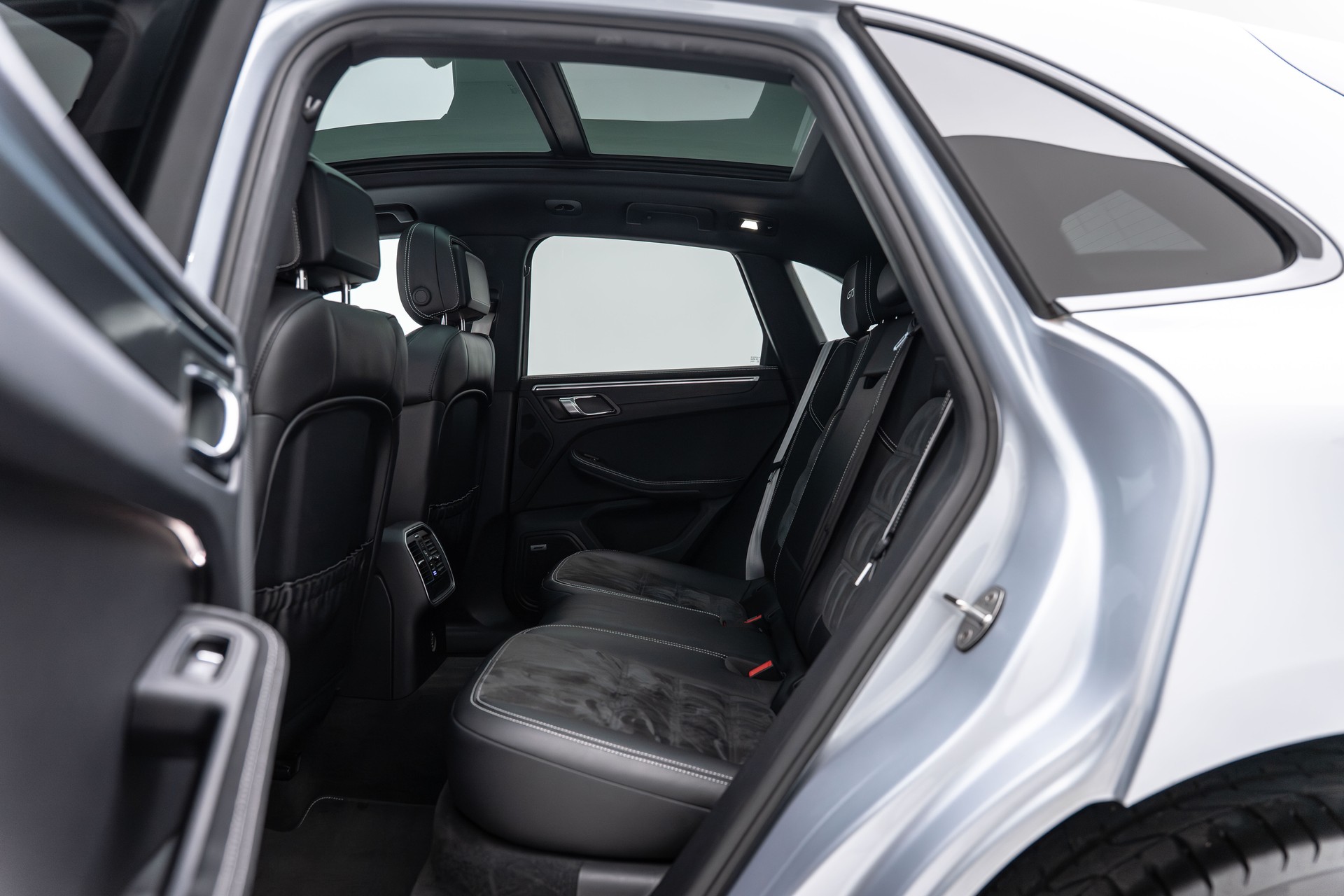 PORSCHE Macan GTS PDK-image-21