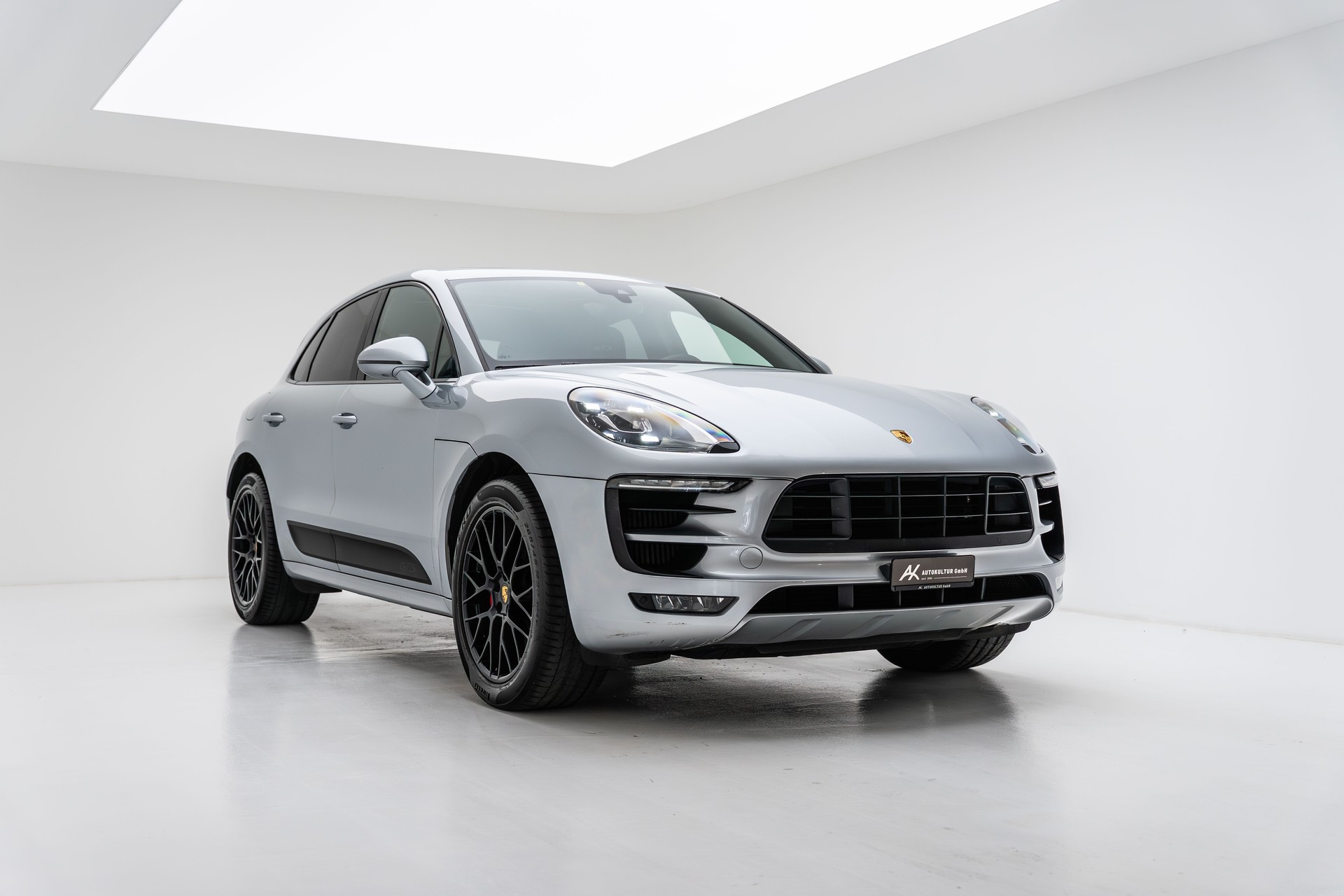 PORSCHE Macan GTS PDK-image-1