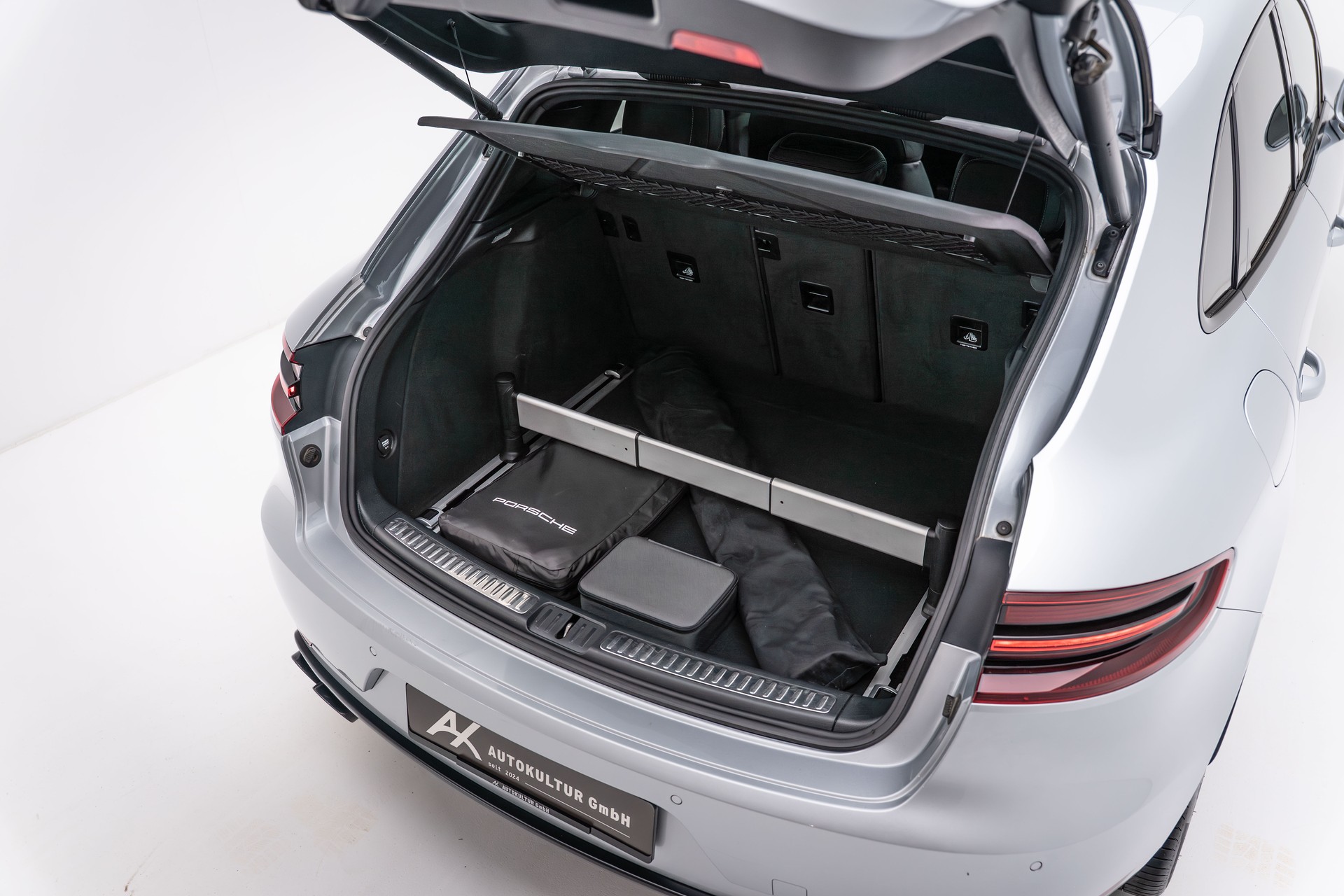 PORSCHE Macan GTS PDK-image-14