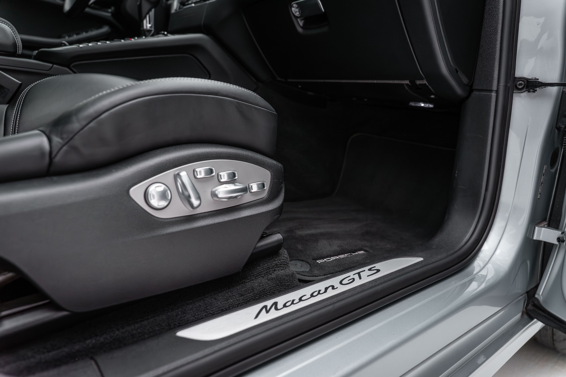 PORSCHE Macan GTS PDK-image-25